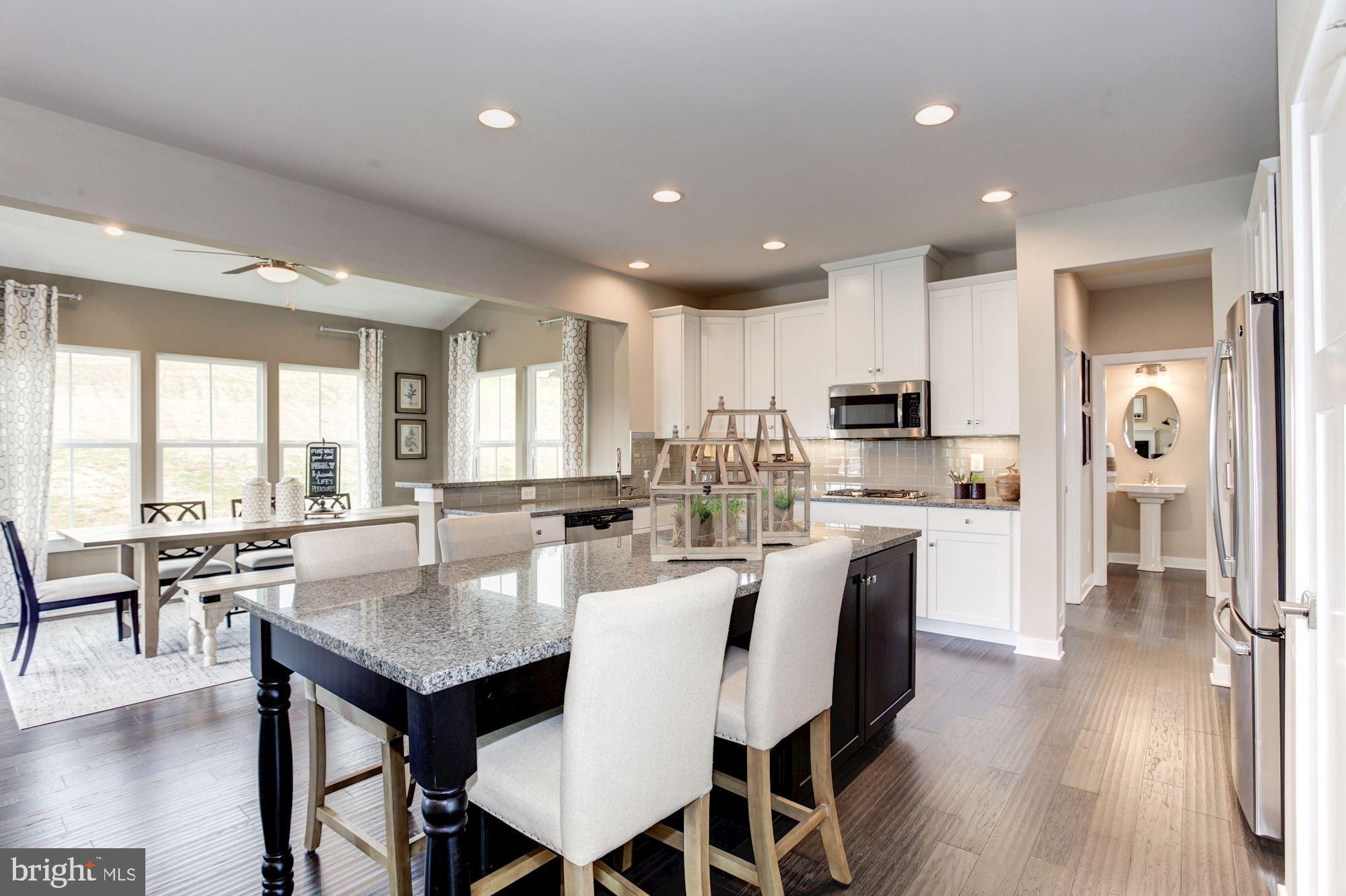 OAK CREEK SINGLES - Residential