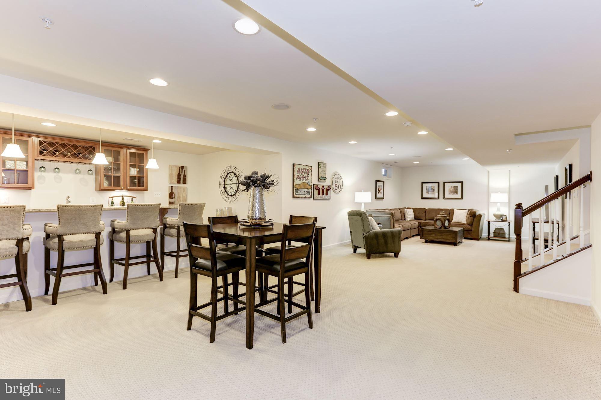 OAK CREEK SINGLES - Residential