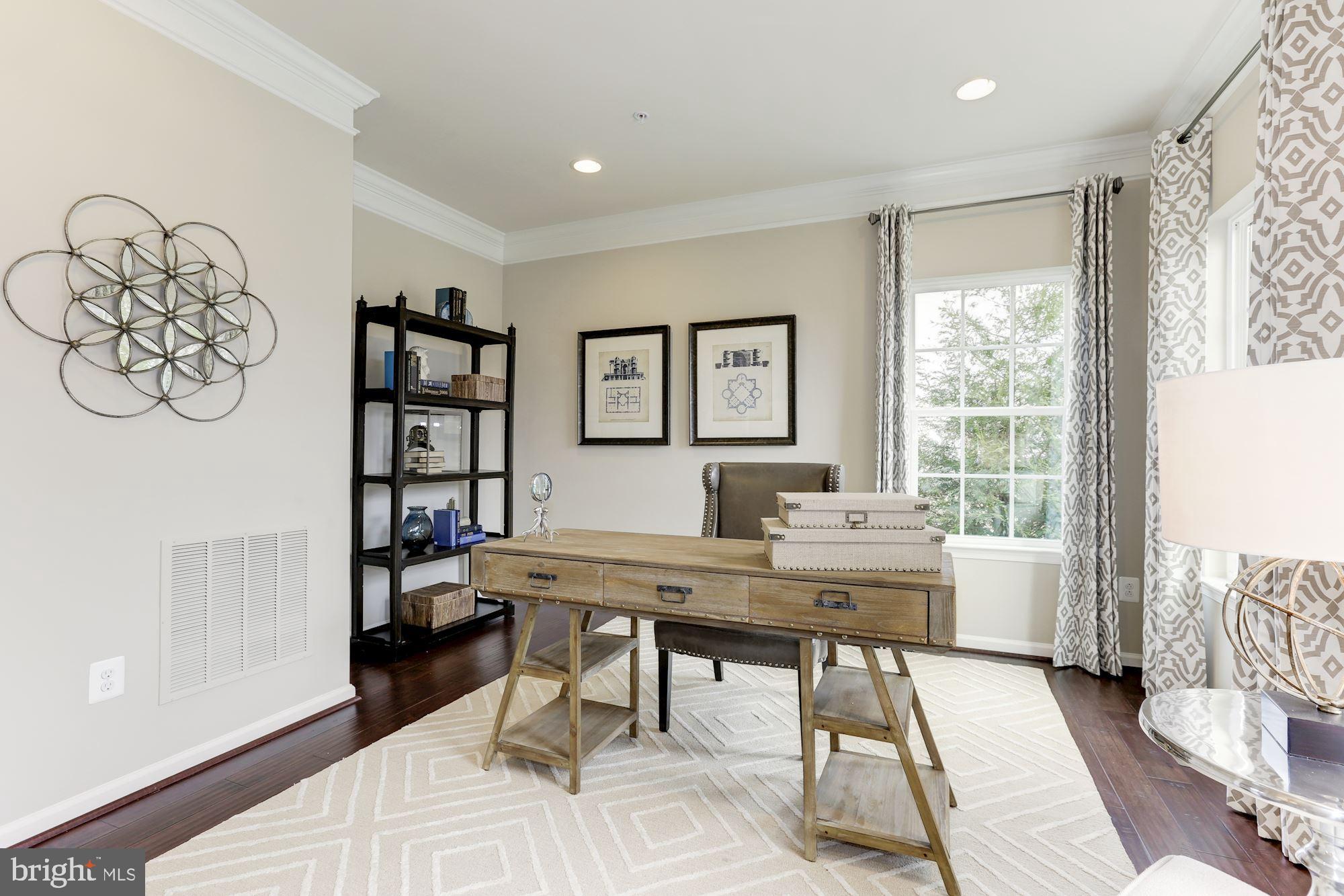 OAK CREEK SINGLES - Residential