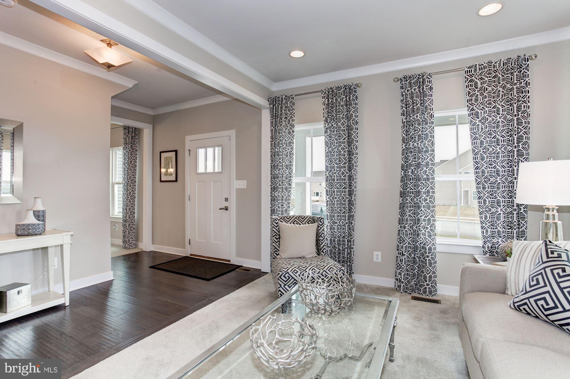 OAK CREEK SINGLES - Residential