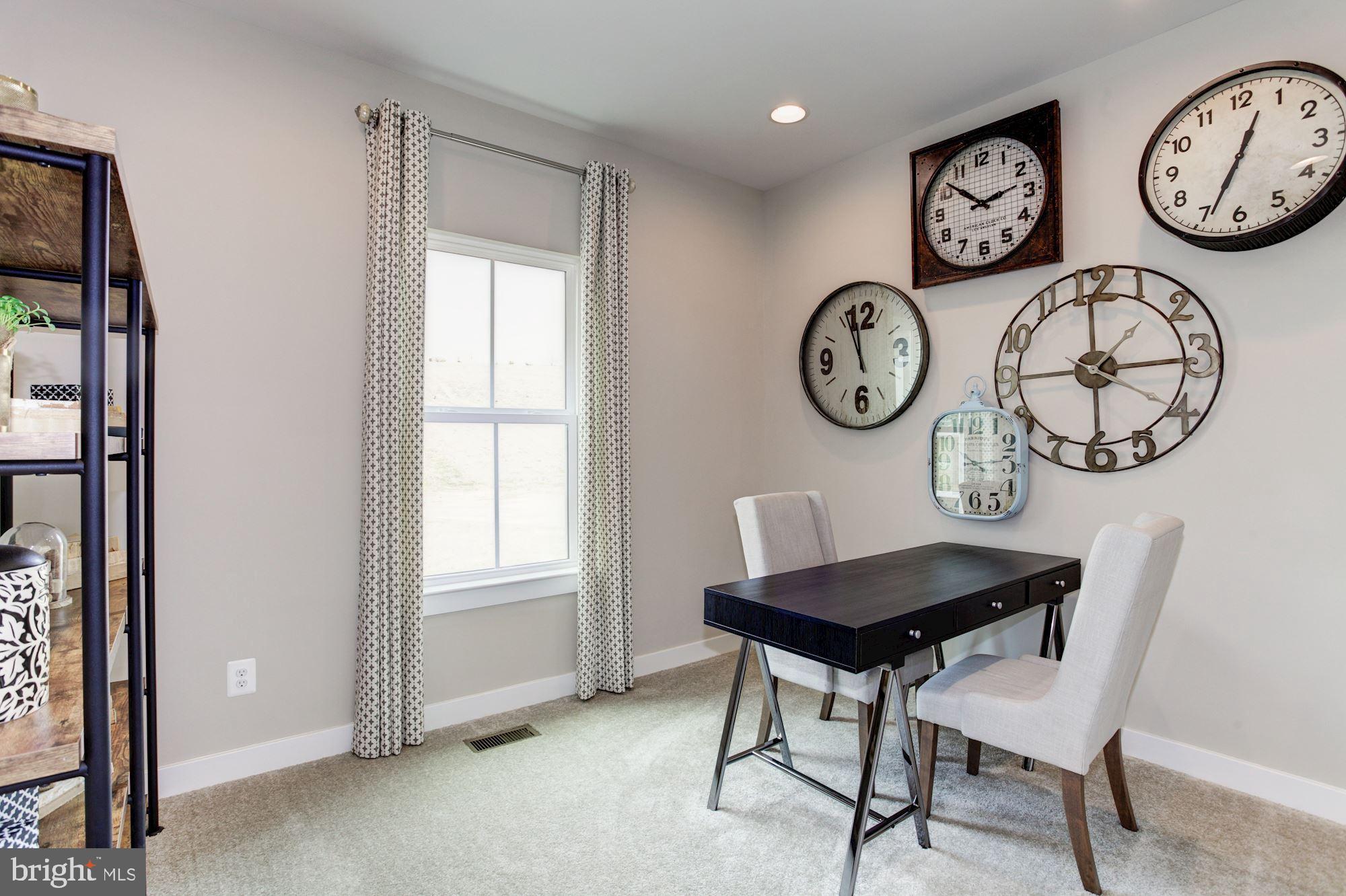 OAK CREEK SINGLES - Residential