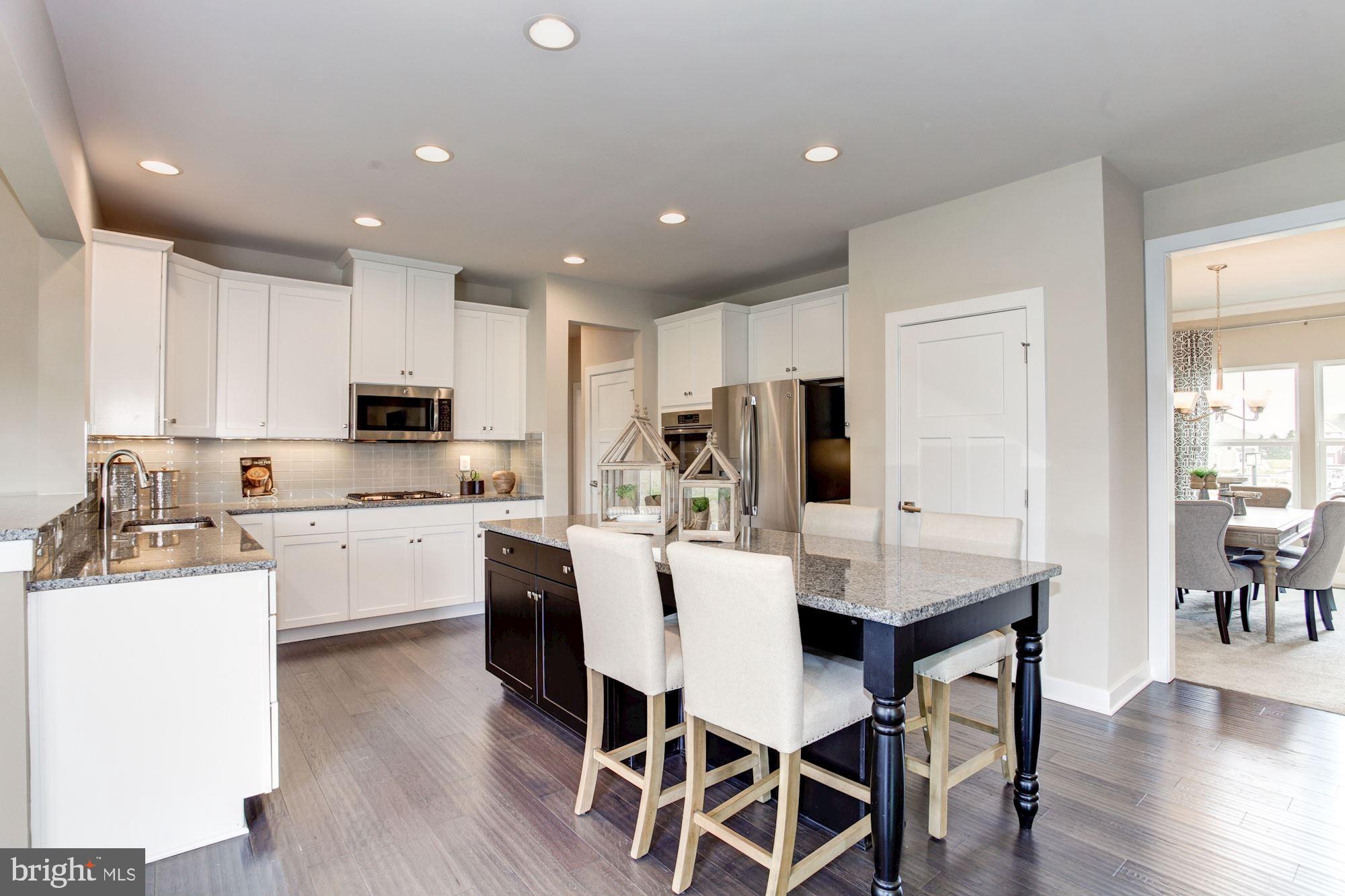 OAK CREEK SINGLES - Residential