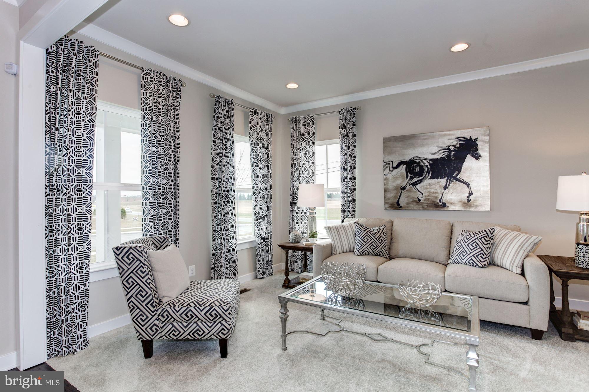 OAK CREEK SINGLES - Residential