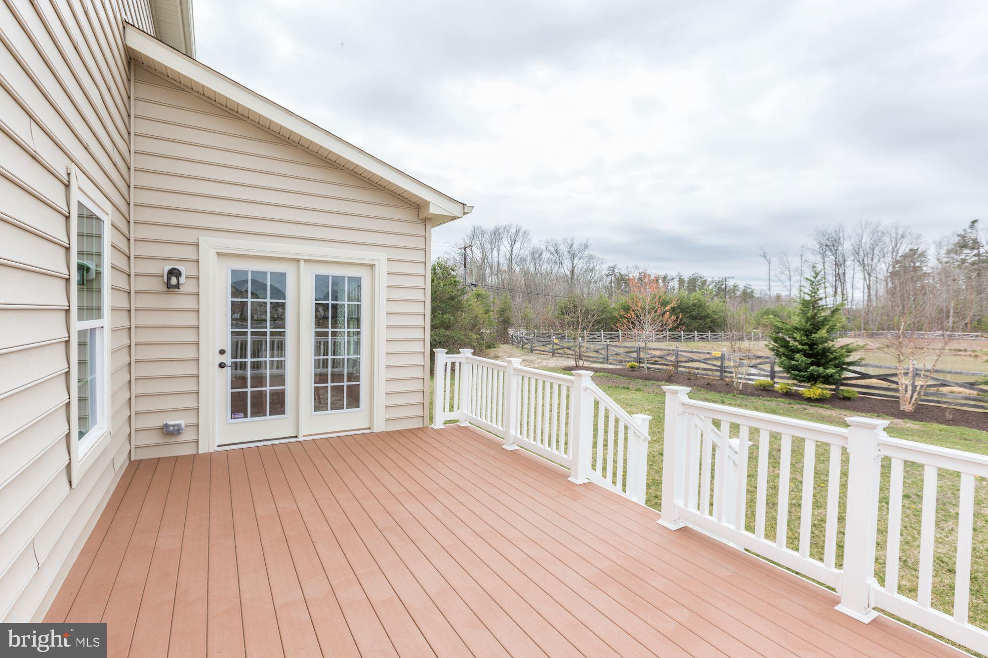 OAK CREEK SINGLES - Residential