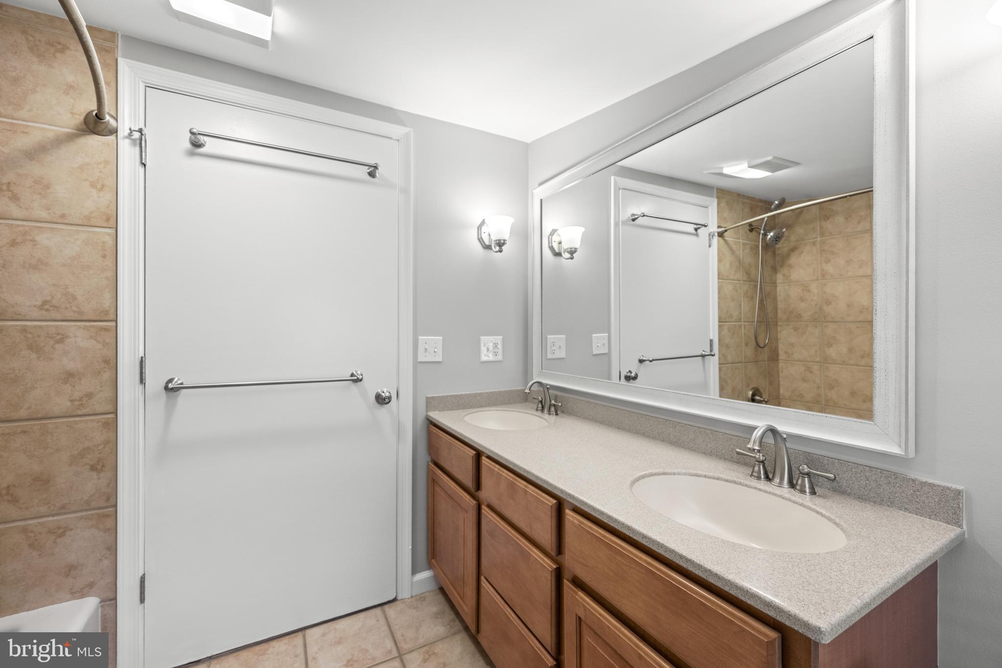 FRAZER VIEW - Residential Lease