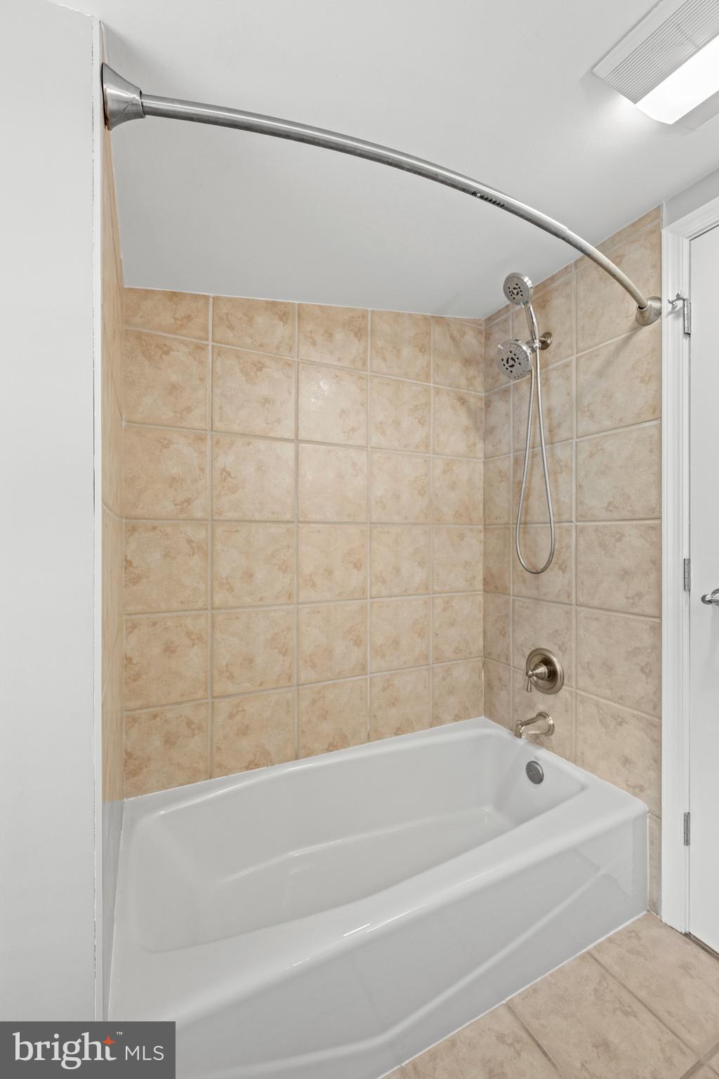 FRAZER VIEW - Residential Lease