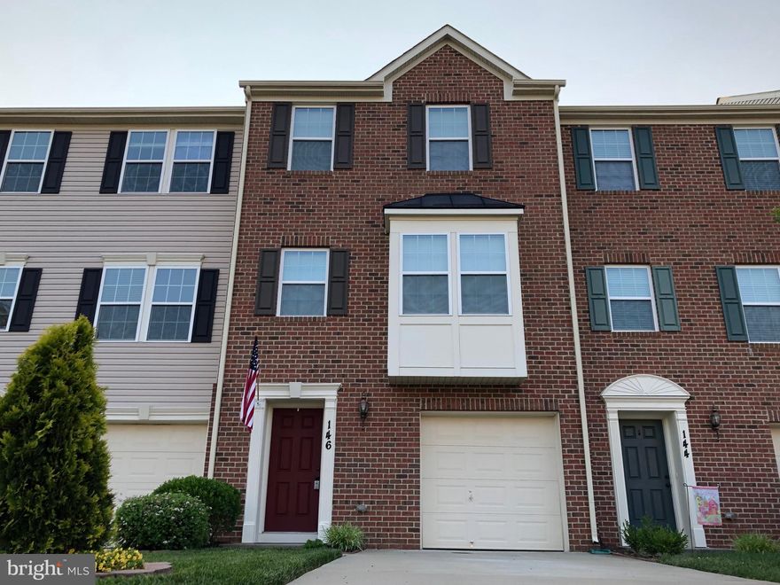 Convenient to 610 and all the hub of shopping and easy access to 95 from Exit 143.  Striking and well cared for brick front 3 bedroom, 2.5 bath townhome with custom paint colors and remodeled master bath in 2018.  Energy efficient Ryan home Freemont model with a bump out.  Immaculately kept home that is easy to love!