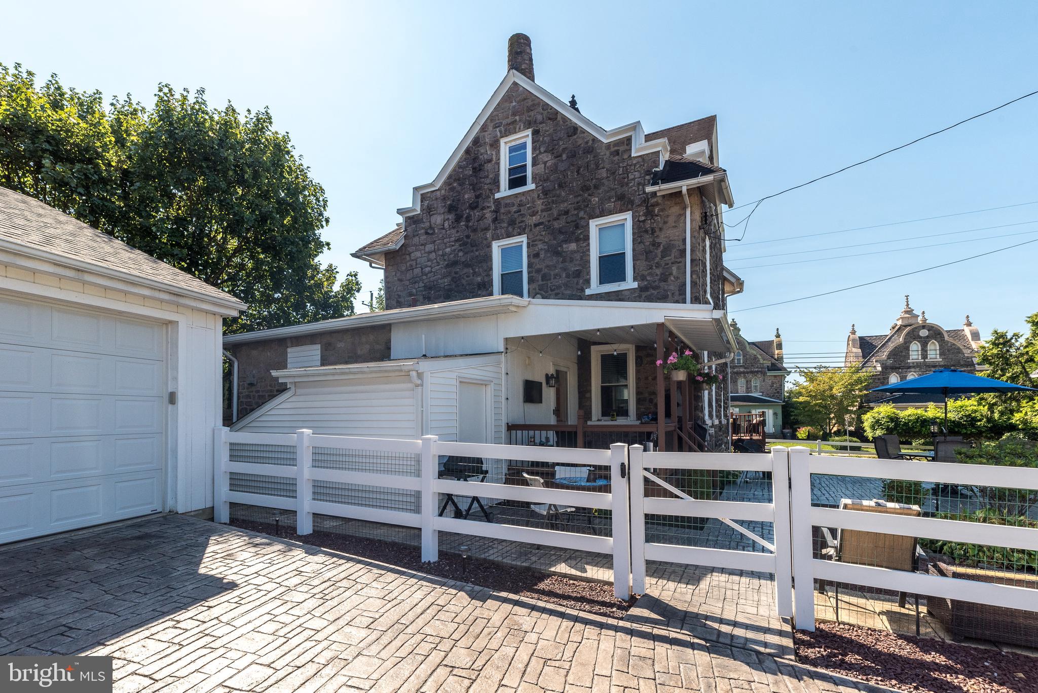 401 HIGHLAND AVENUE