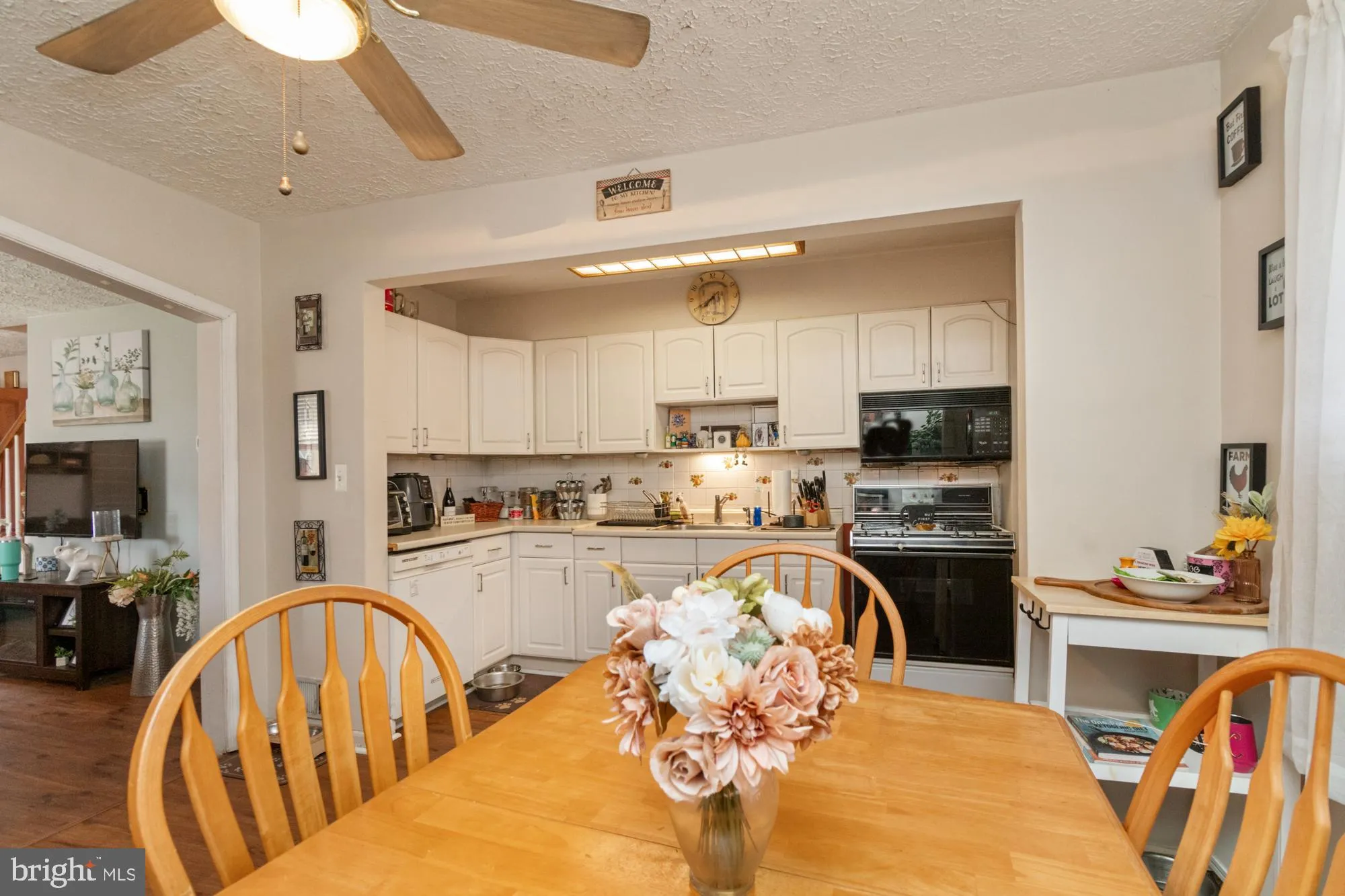 Baltimore, Maryland 21222, United States, 3 Bedrooms Bedrooms, ,2 BathroomsBathrooms,Residential,Pending,92375