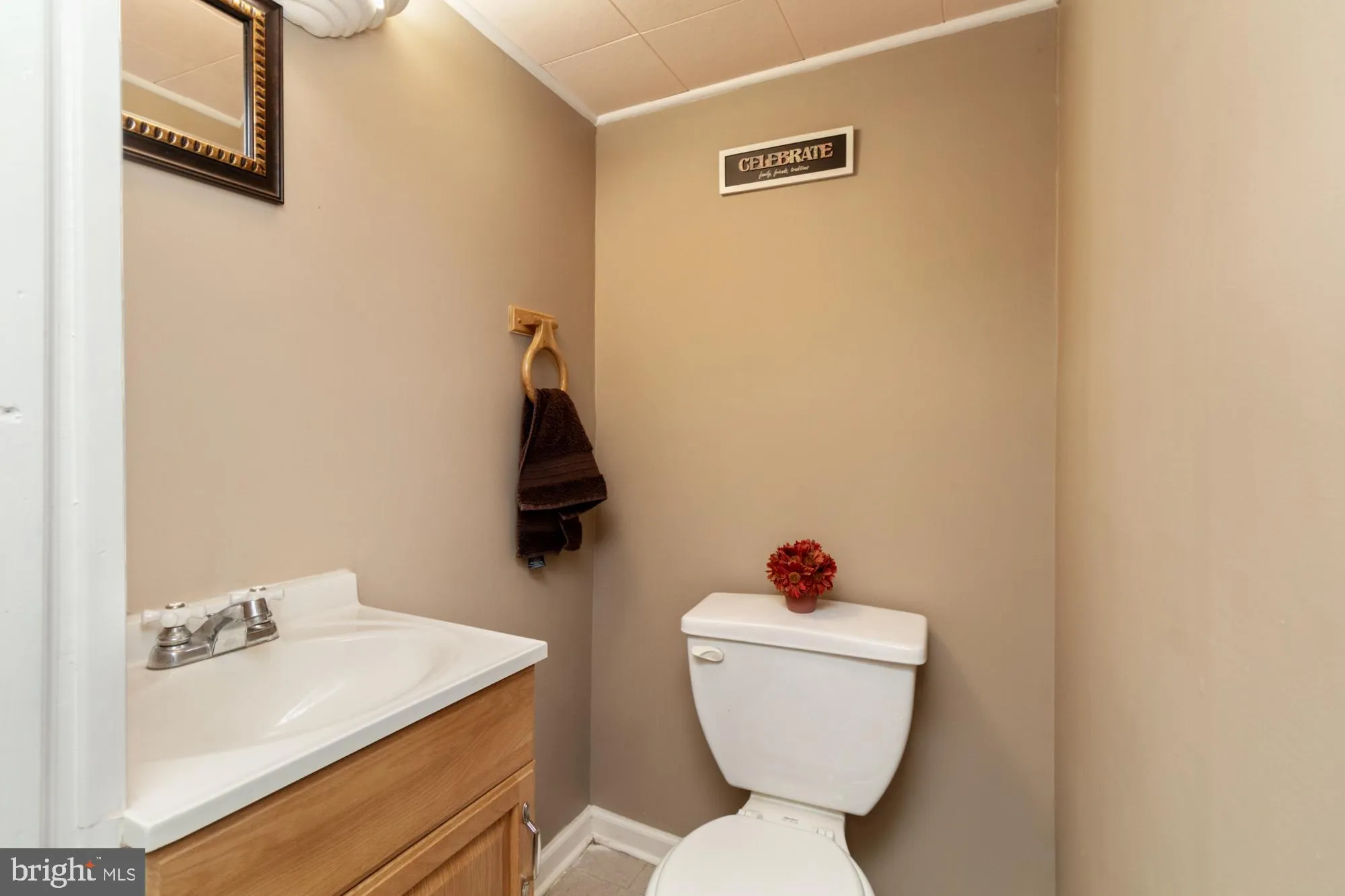 Baltimore, Maryland 21222, United States, 3 Bedrooms Bedrooms, ,2 BathroomsBathrooms,Residential,Pending,92375