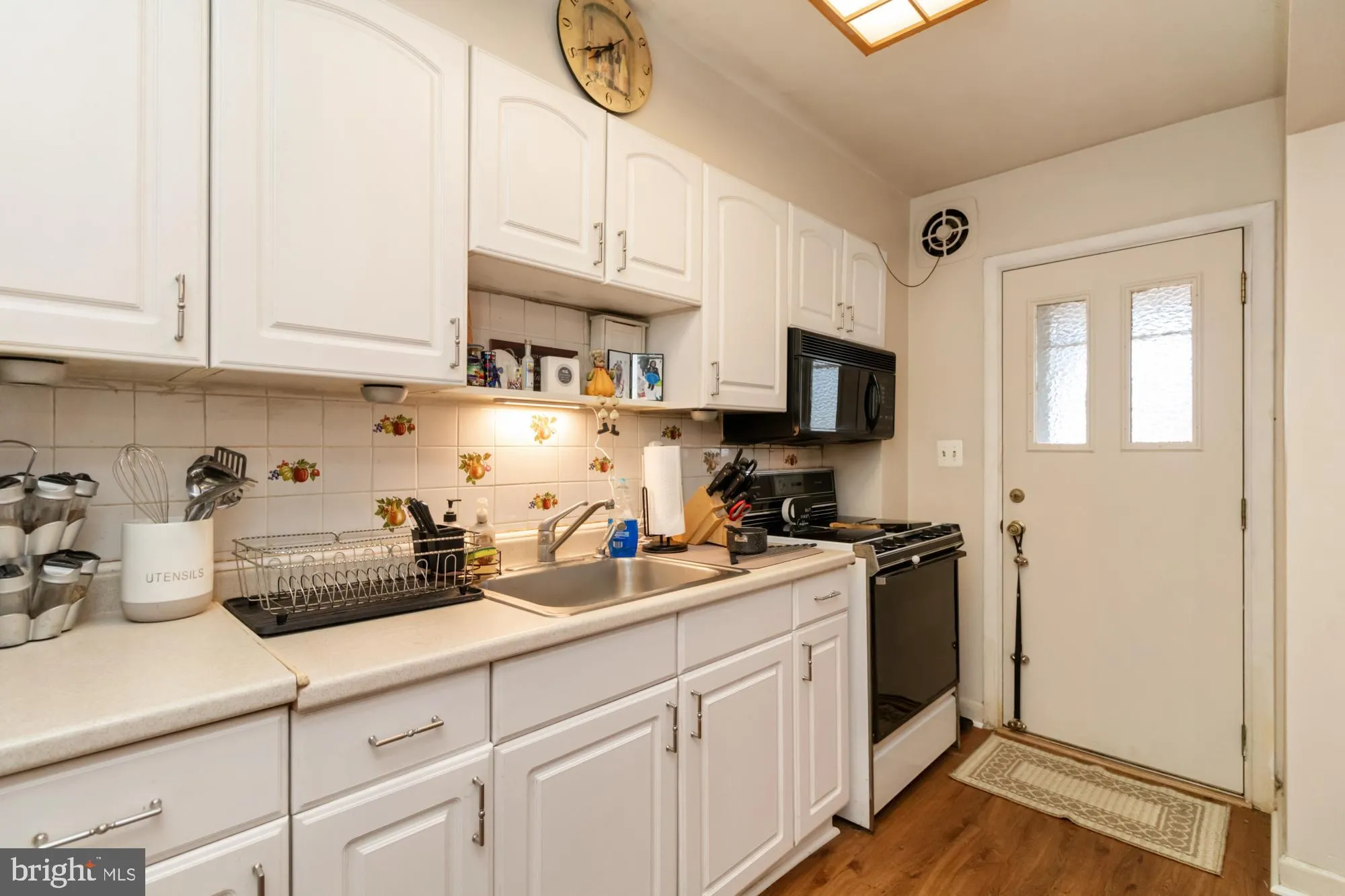 Baltimore, Maryland 21222, United States, 3 Bedrooms Bedrooms, ,2 BathroomsBathrooms,Residential,Pending,92375