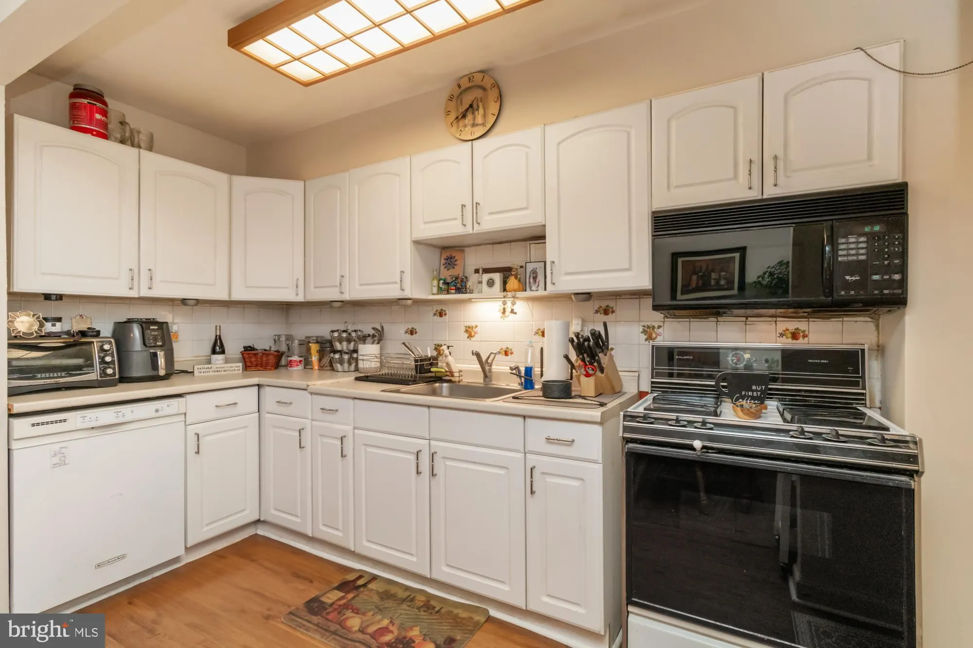 Baltimore, Maryland 21222, United States, 3 Bedrooms Bedrooms, ,2 BathroomsBathrooms,Residential,Pending,92375