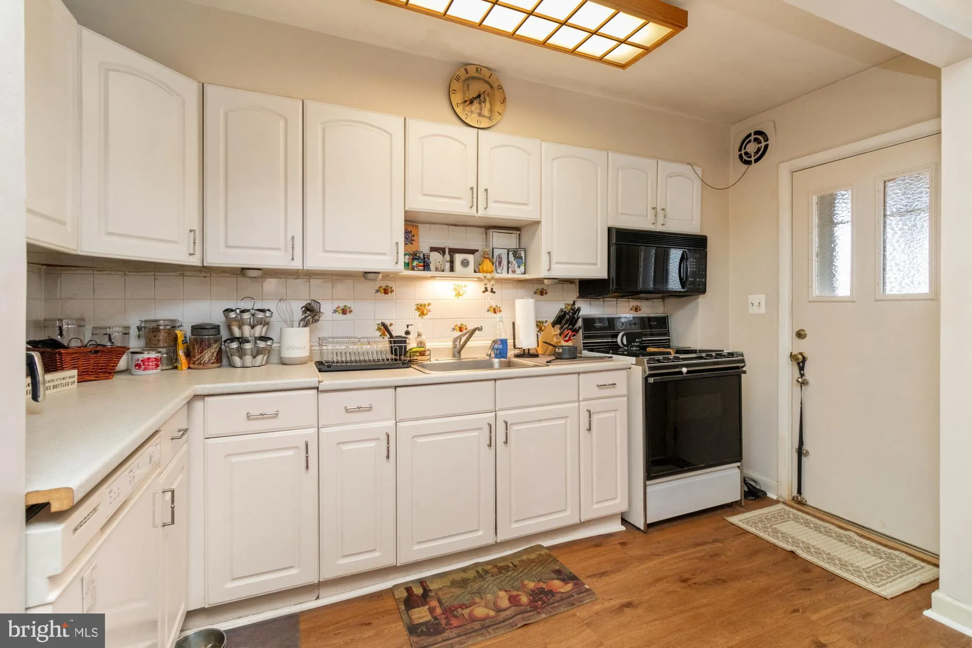 Baltimore, Maryland 21222, United States, 3 Bedrooms Bedrooms, ,2 BathroomsBathrooms,Residential,Pending,92375