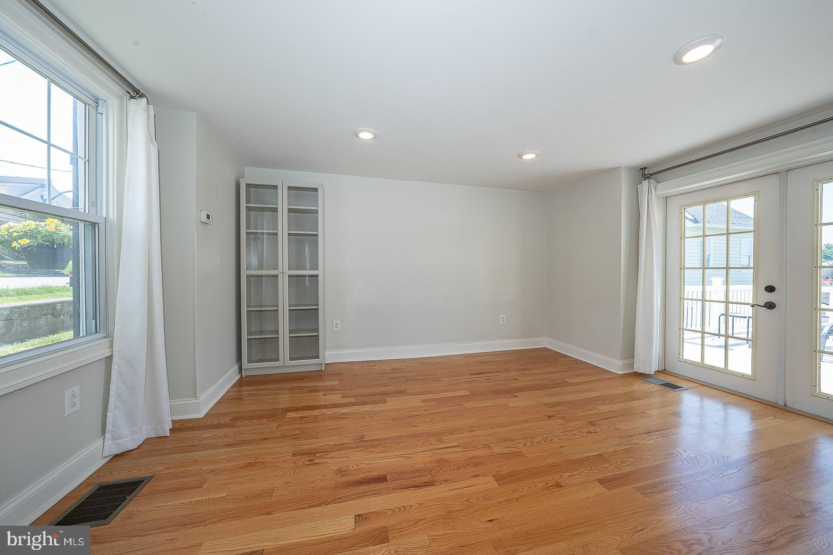 CONSHOHOCKEN - Residential