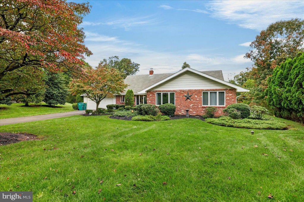 Photo of 571 Valley View Road, LANGHORNE, PA 19047 (MLS # PABU2132860)