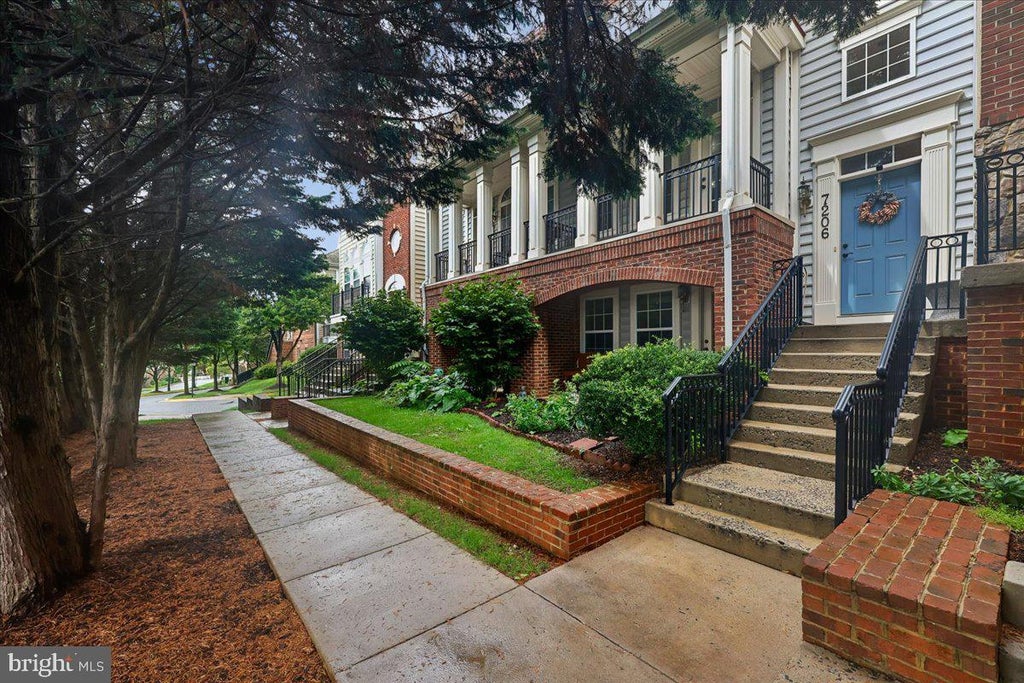 Photo of 7206 Phelps Hill Court, DERWOOD, MD 20855 (MLS # MDMC2249970)