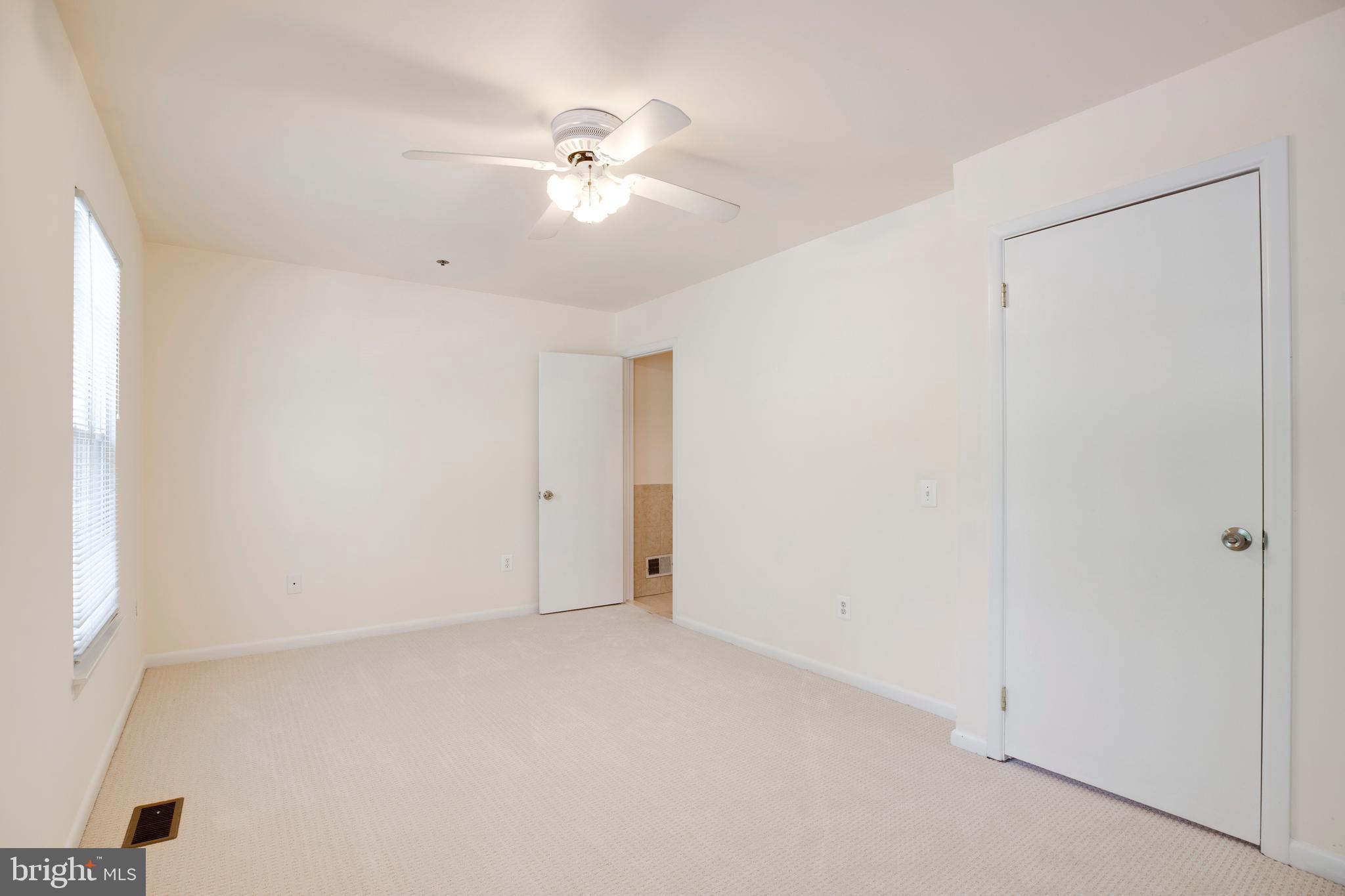 BROOKVILLE KNOLLS - Residential