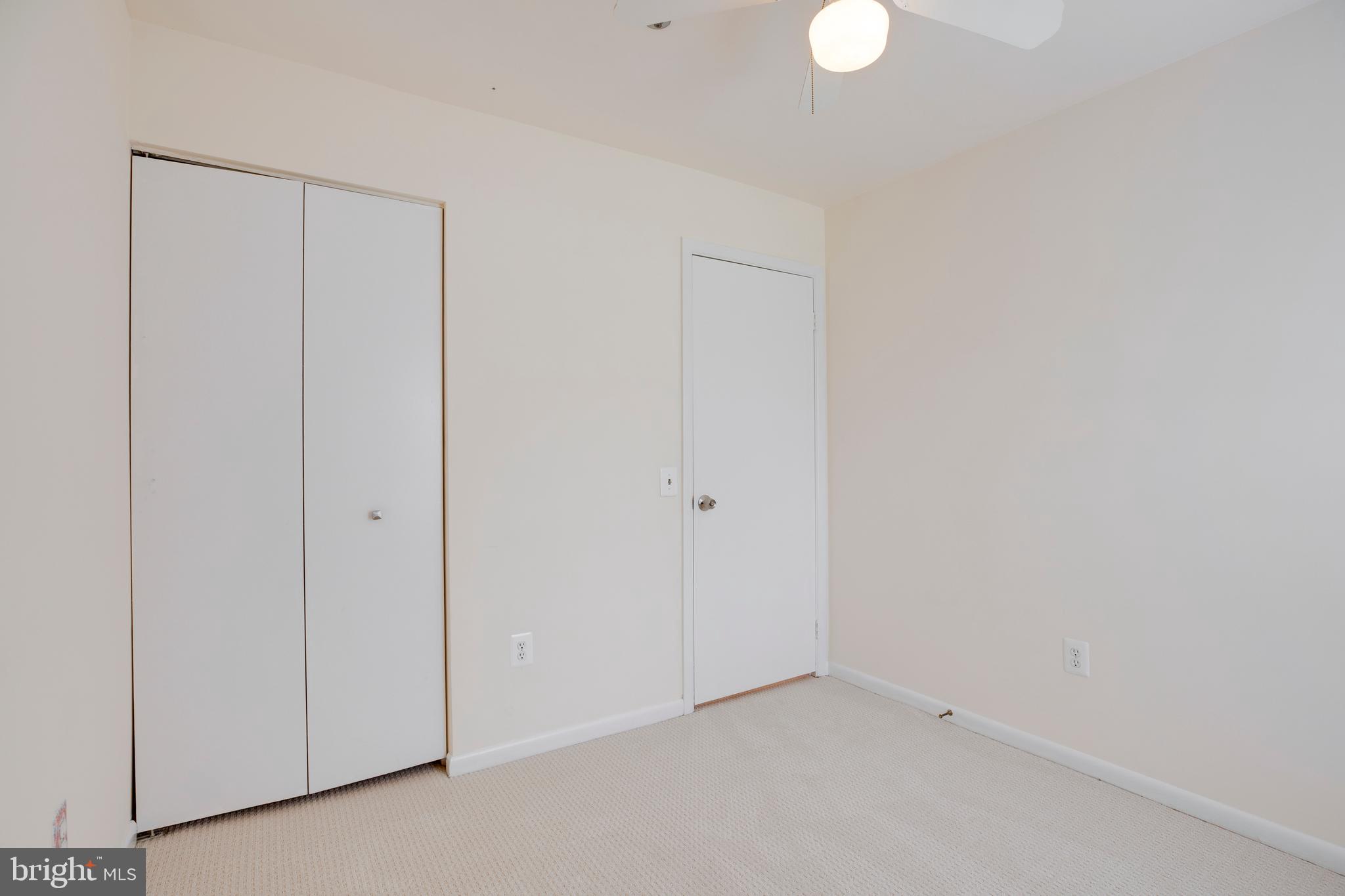 BROOKVILLE KNOLLS - Residential