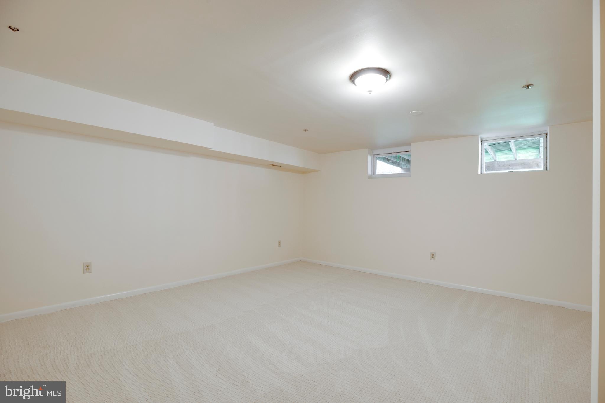 BROOKVILLE KNOLLS - Residential