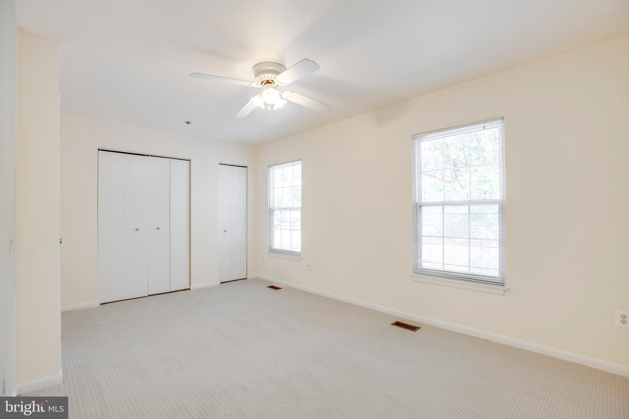 BROOKVILLE KNOLLS - Residential