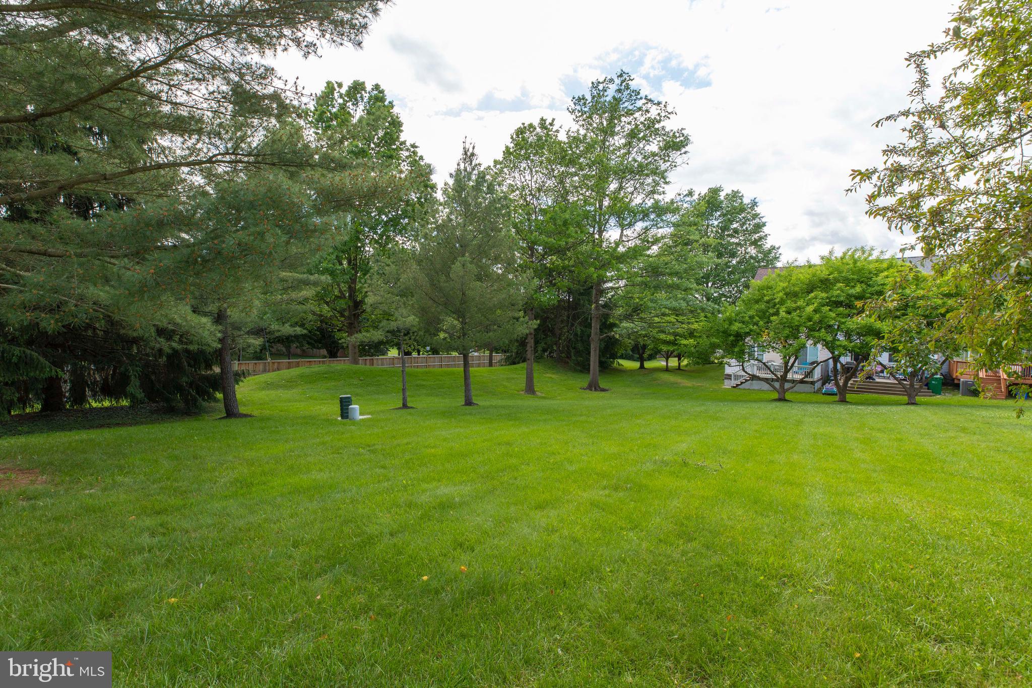 BROOKVILLE KNOLLS - Residential