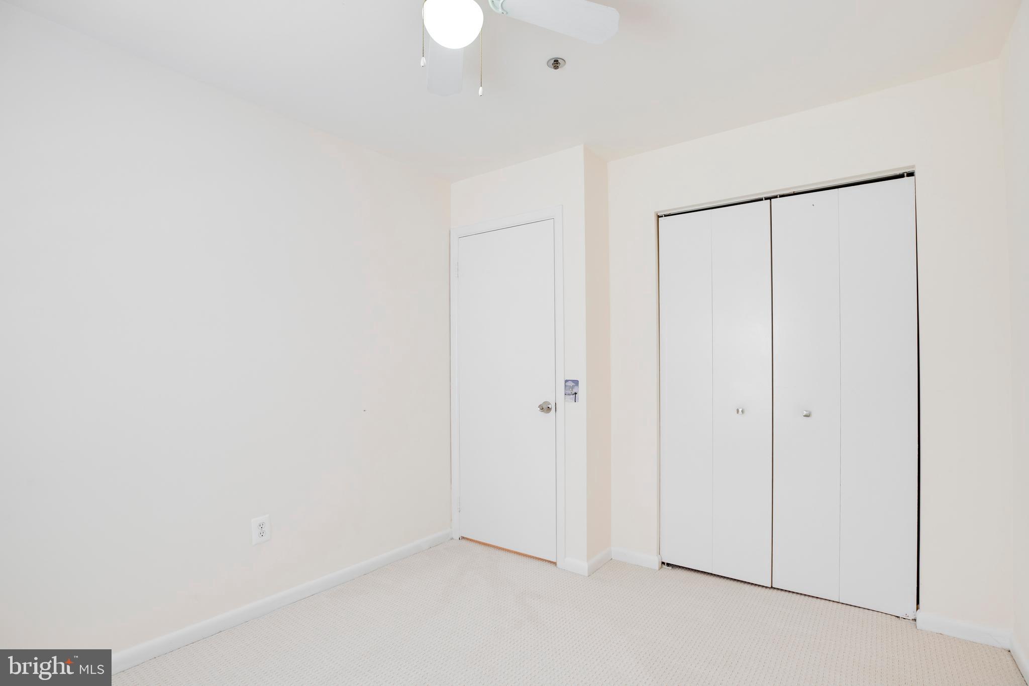 BROOKVILLE KNOLLS - Residential