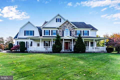 13 HERITAGE COURT CARLISLE PA 17015