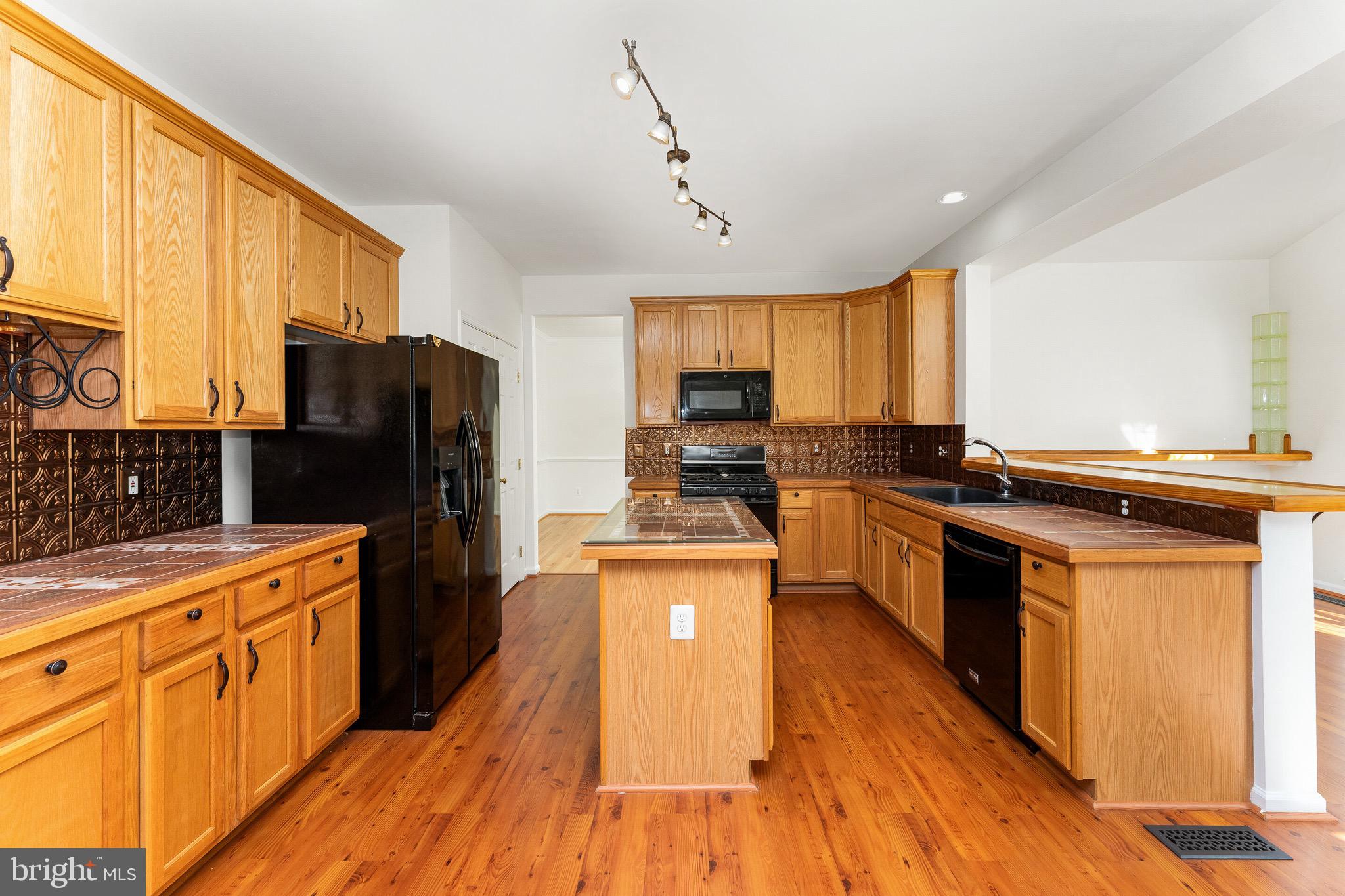 SOMERSET - Residential