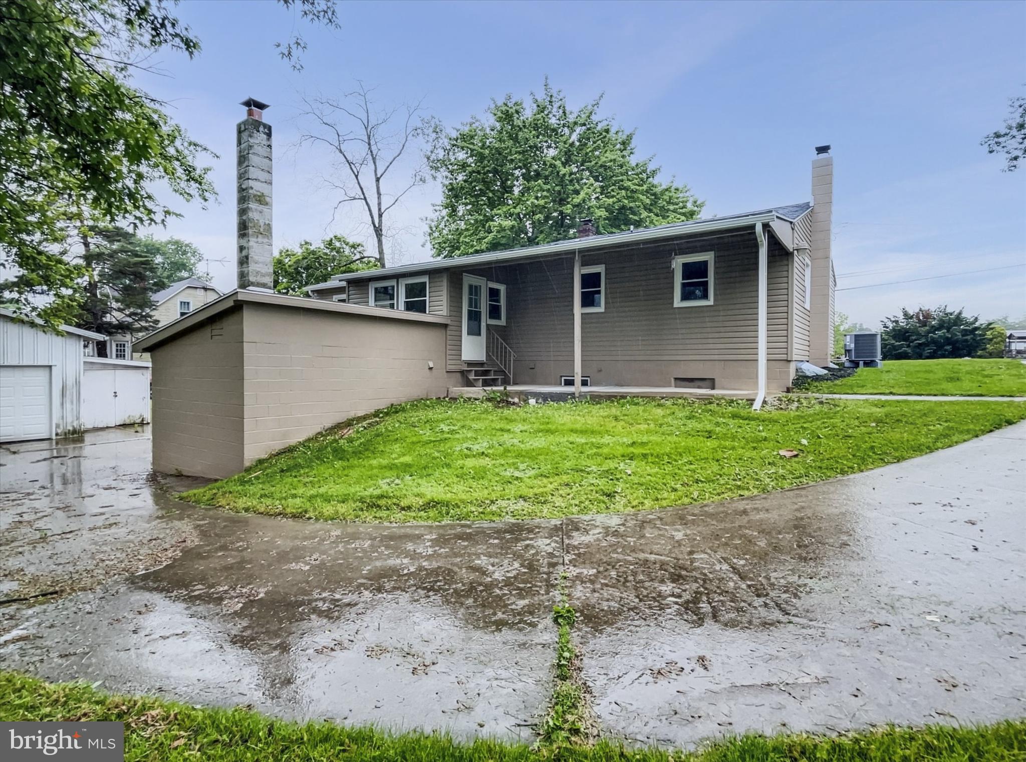 HUNTINGTON TOWNSHIP - Residential