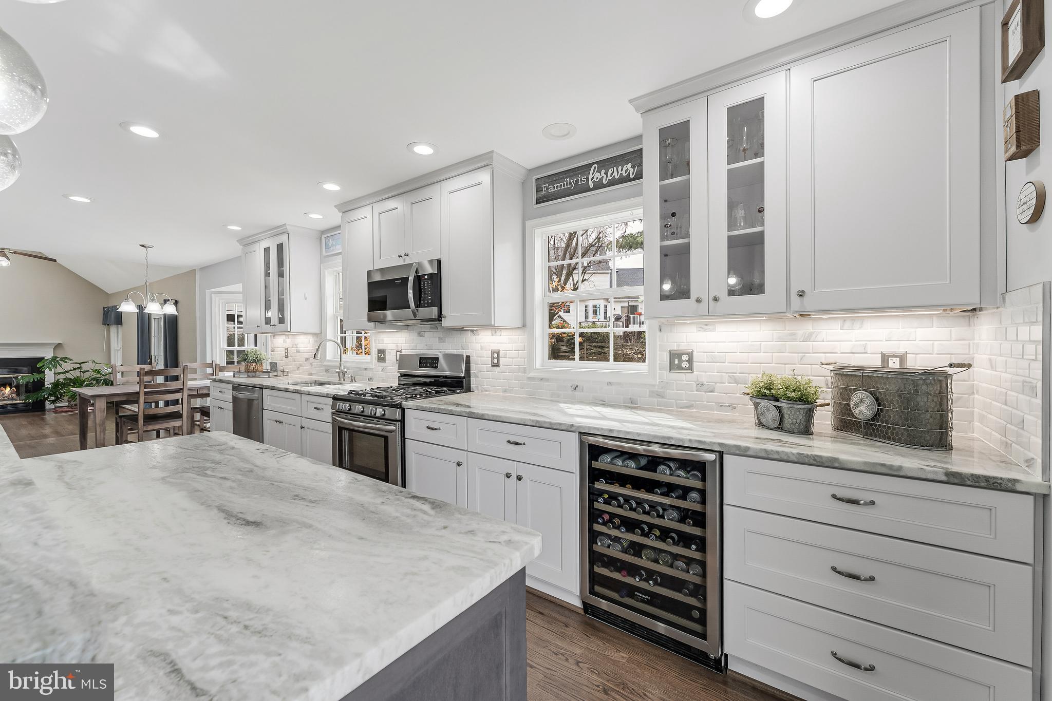 CHANTILLY HIGHLANDS - Residential