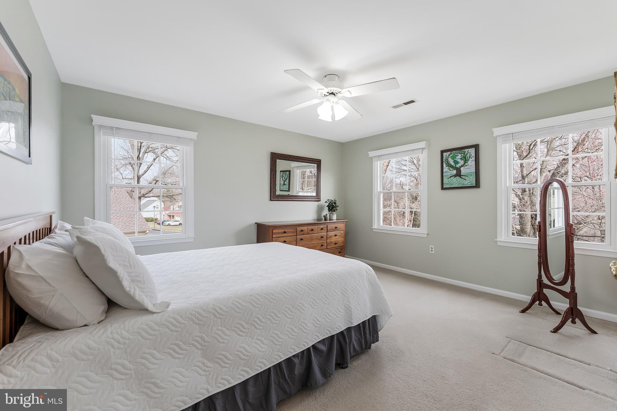 CHANTILLY HIGHLANDS - Residential