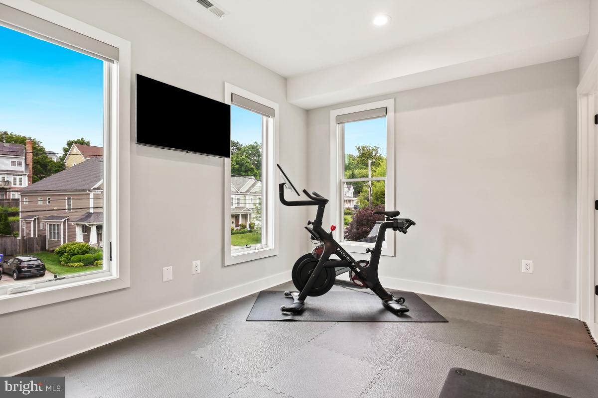 AYRLAWN - Residential