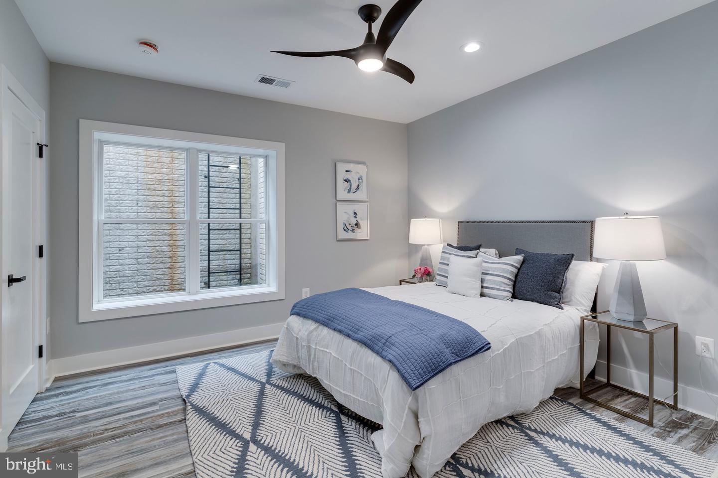 AYRLAWN - Residential