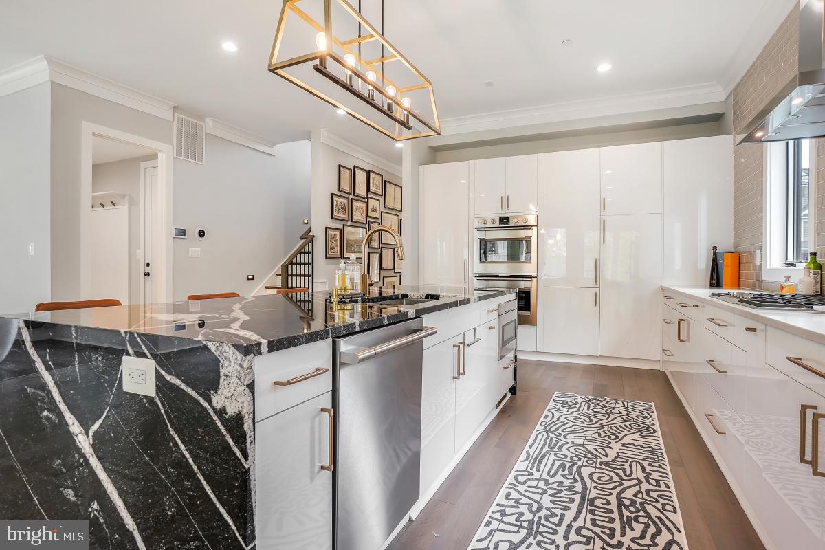 AYRLAWN - Residential