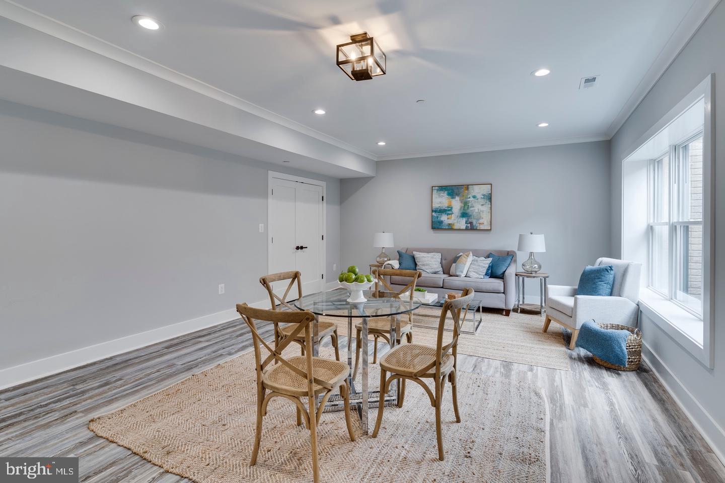 AYRLAWN - Residential