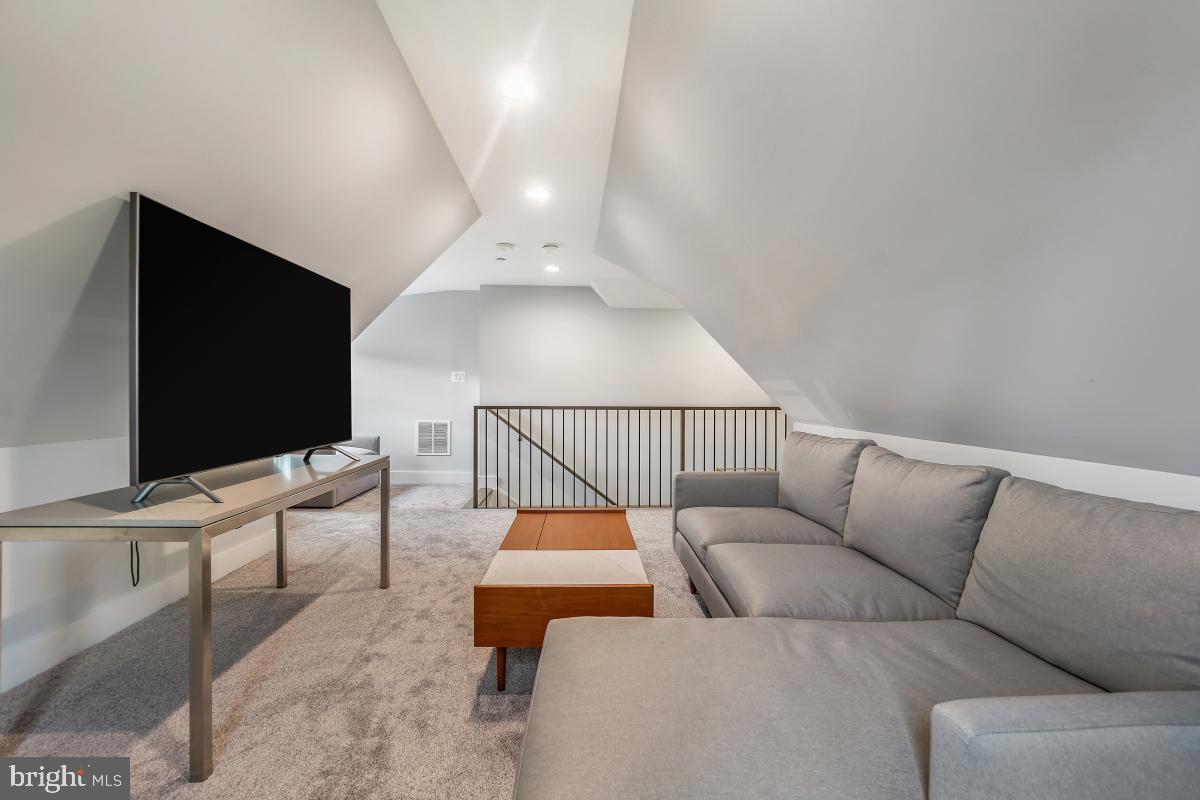 AYRLAWN - Residential