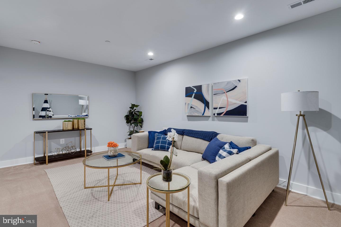 AYRLAWN - Residential