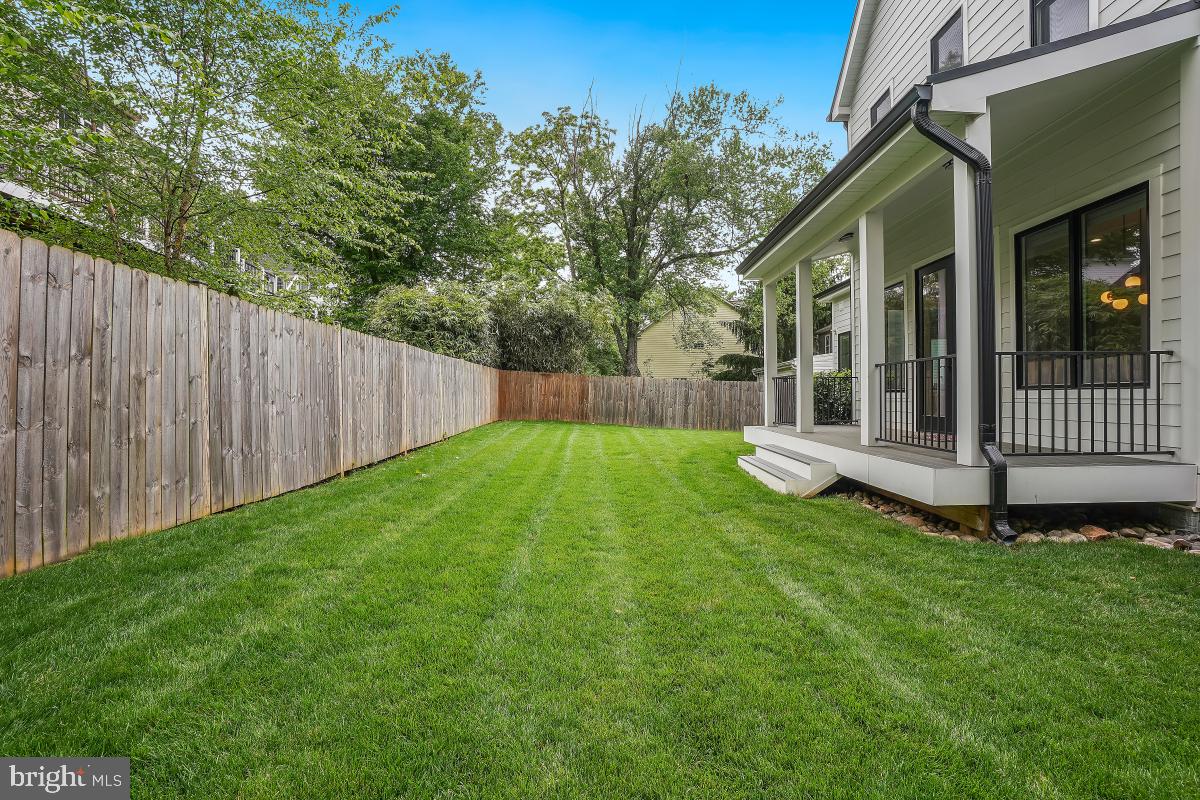 AYRLAWN - Residential