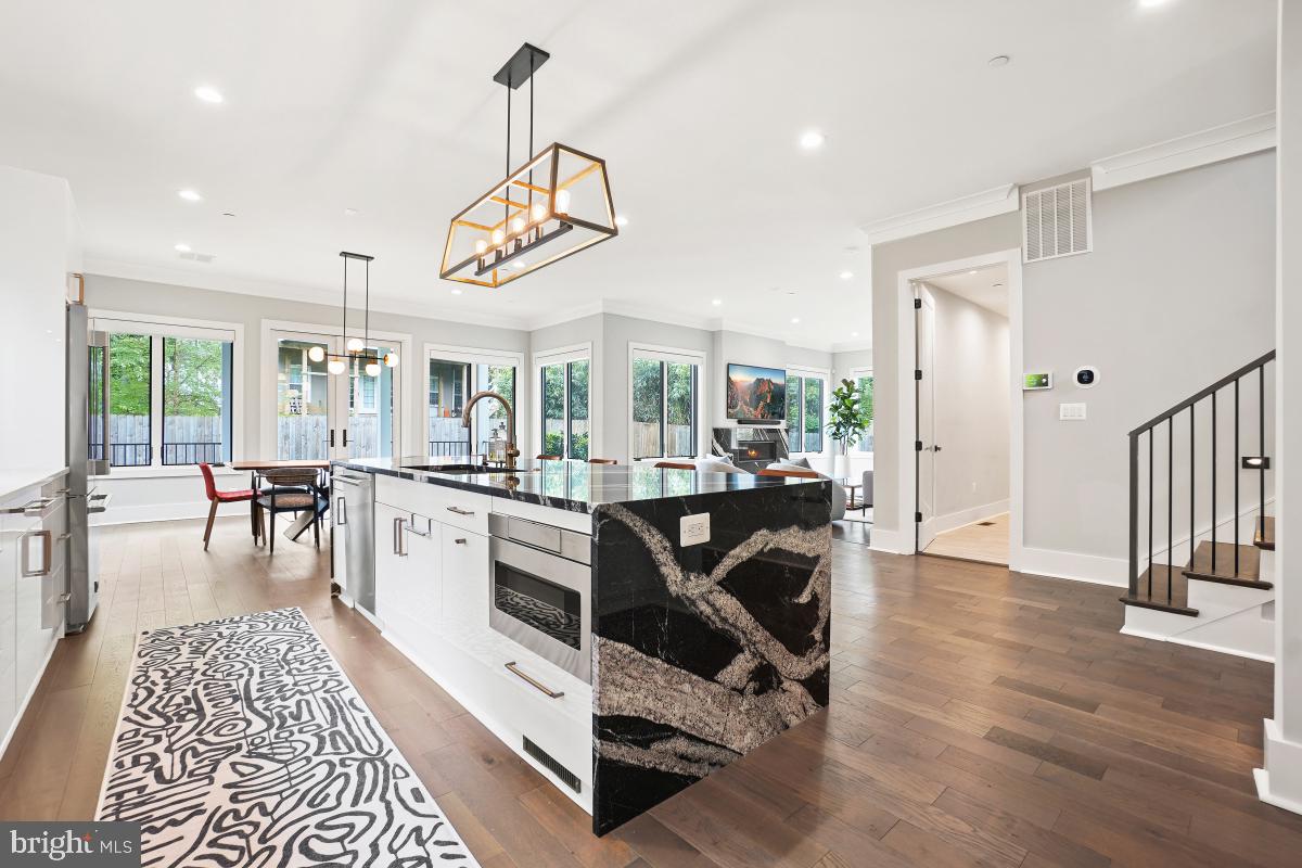 AYRLAWN - Residential