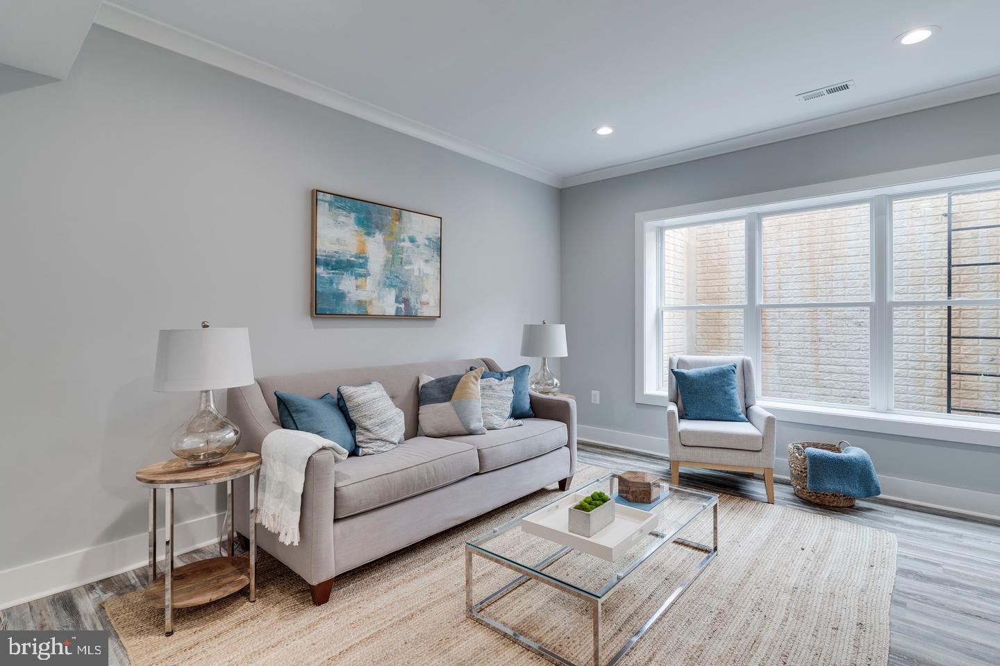 AYRLAWN - Residential