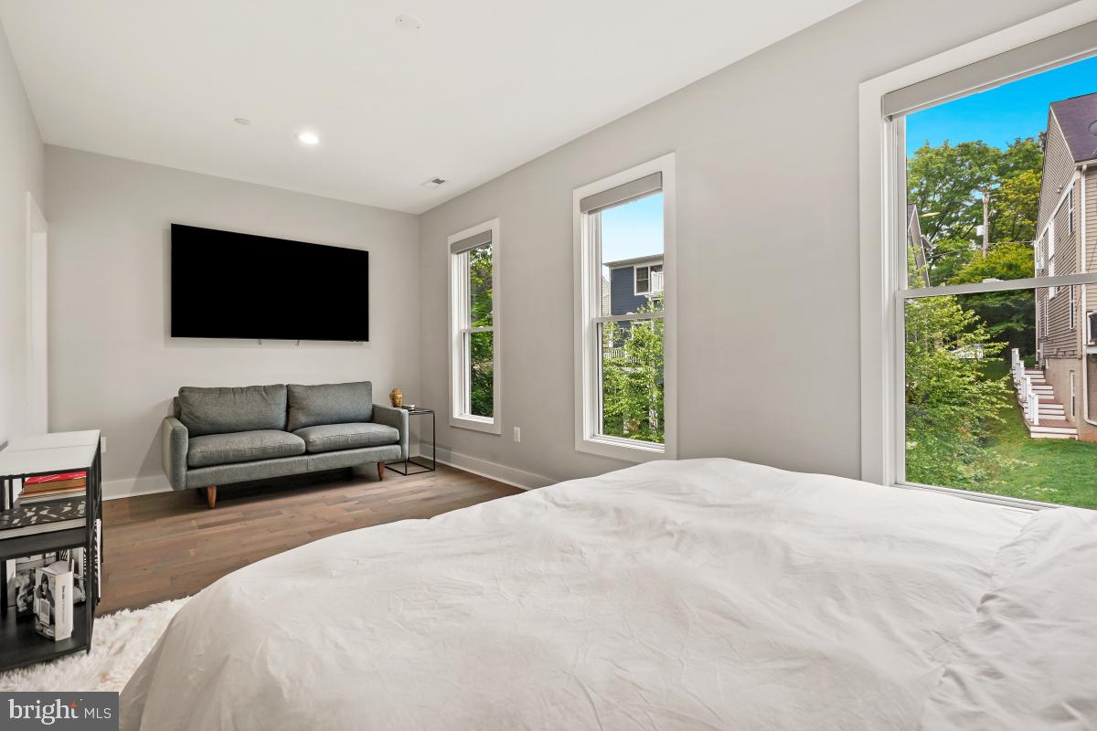 AYRLAWN - Residential