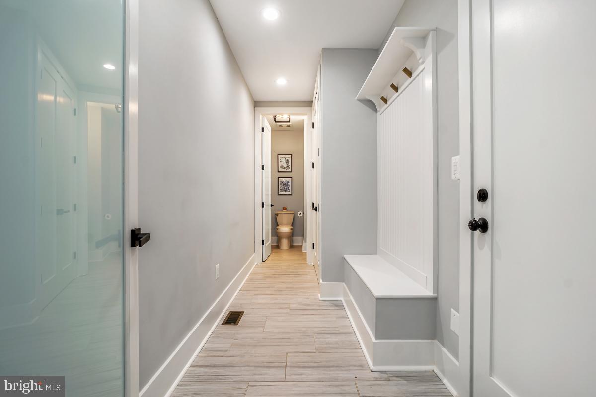 AYRLAWN - Residential