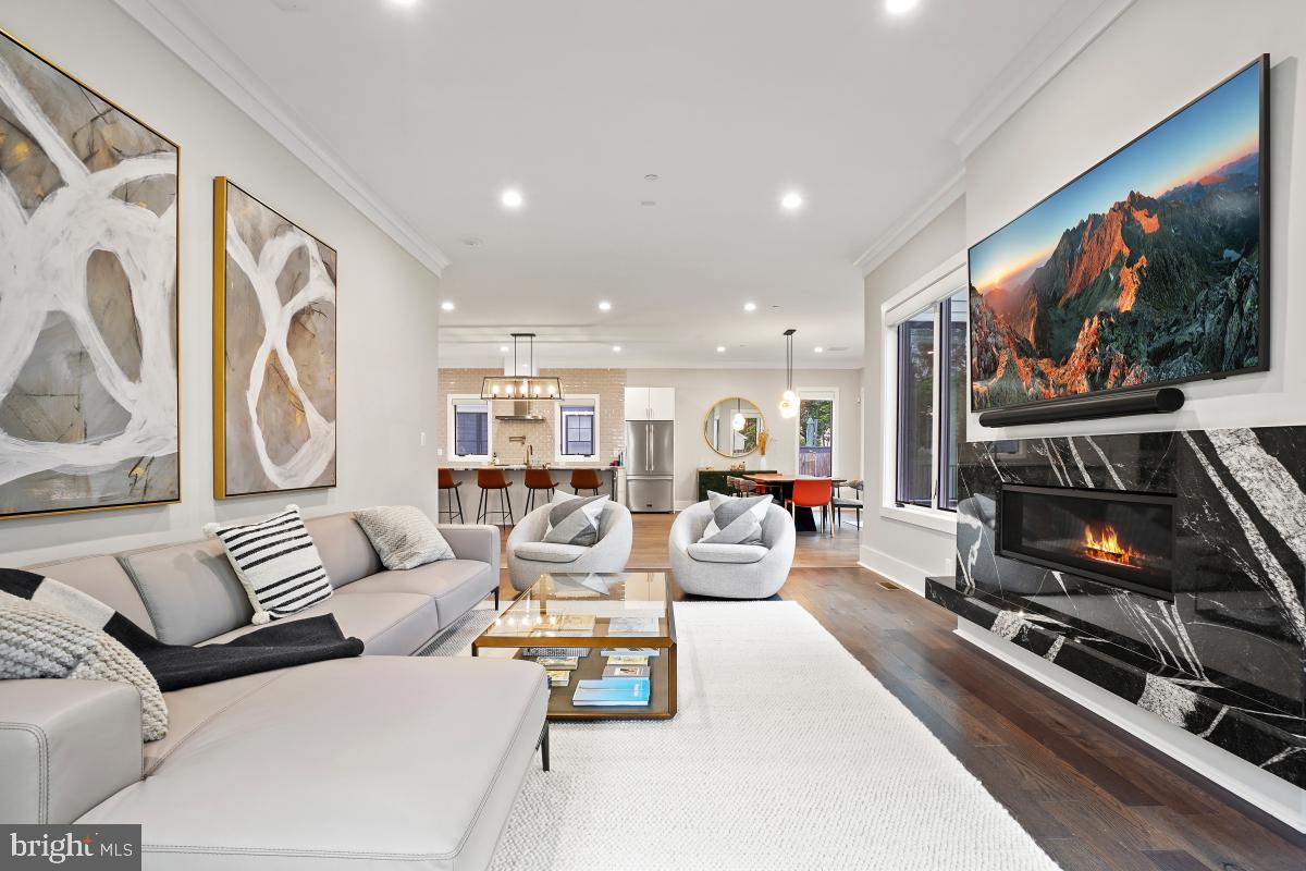 AYRLAWN - Residential