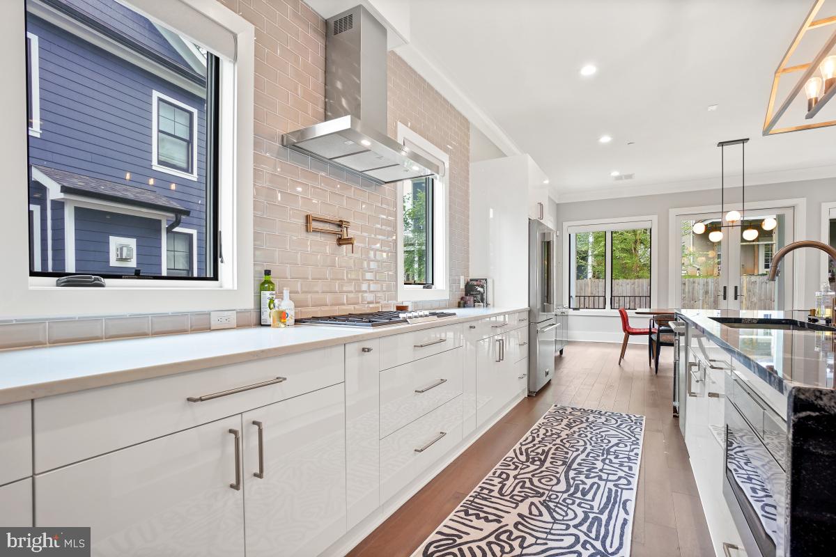 AYRLAWN - Residential