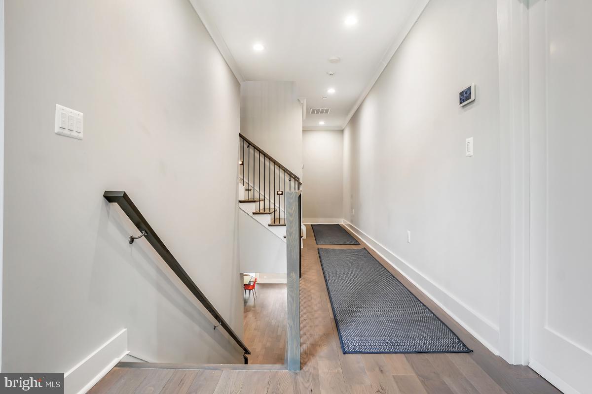 AYRLAWN - Residential