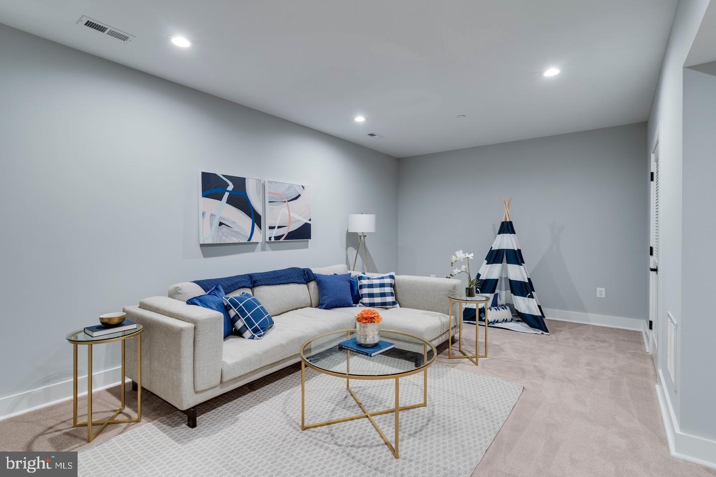 AYRLAWN - Residential