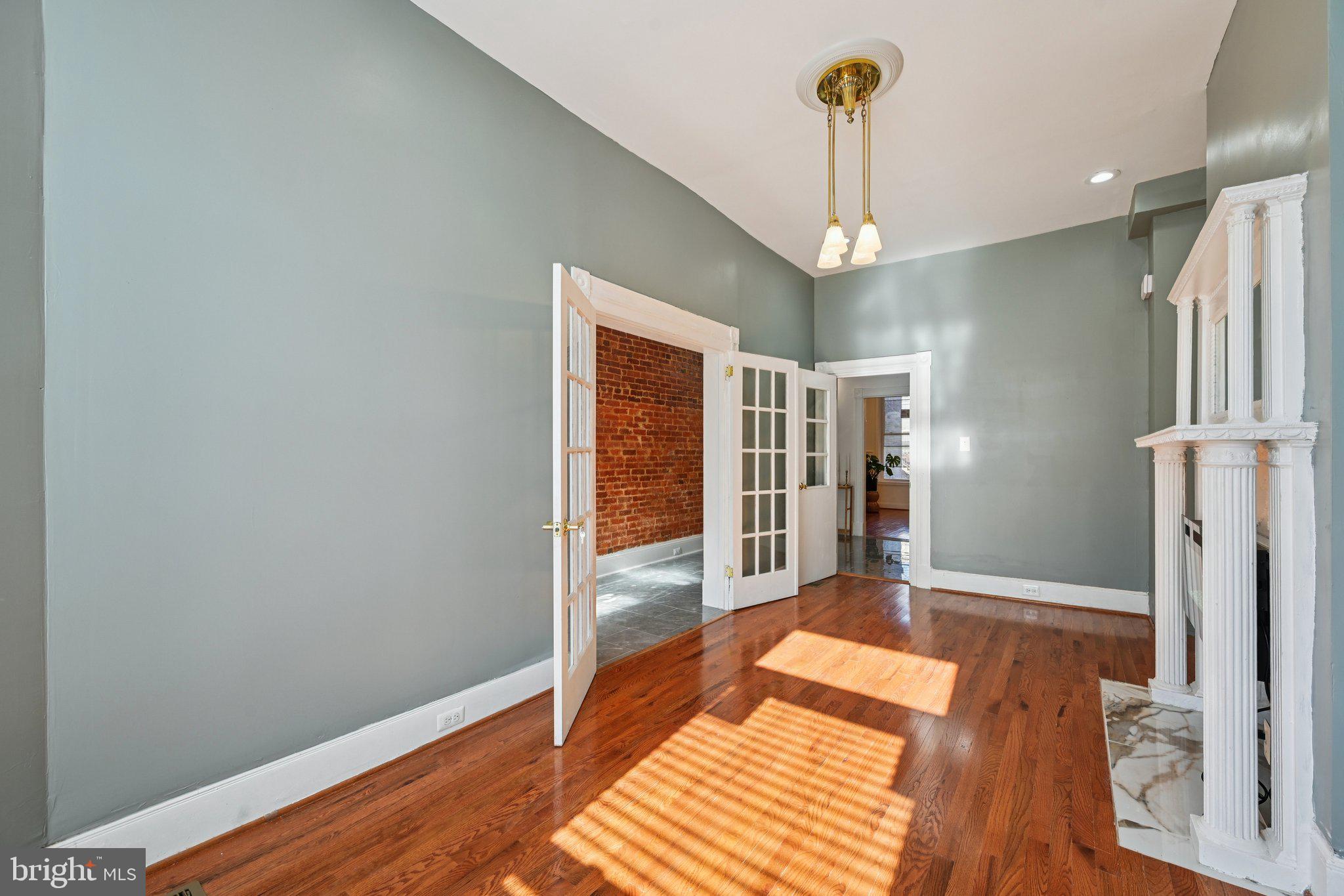 RESERVOIR HILL - Residential