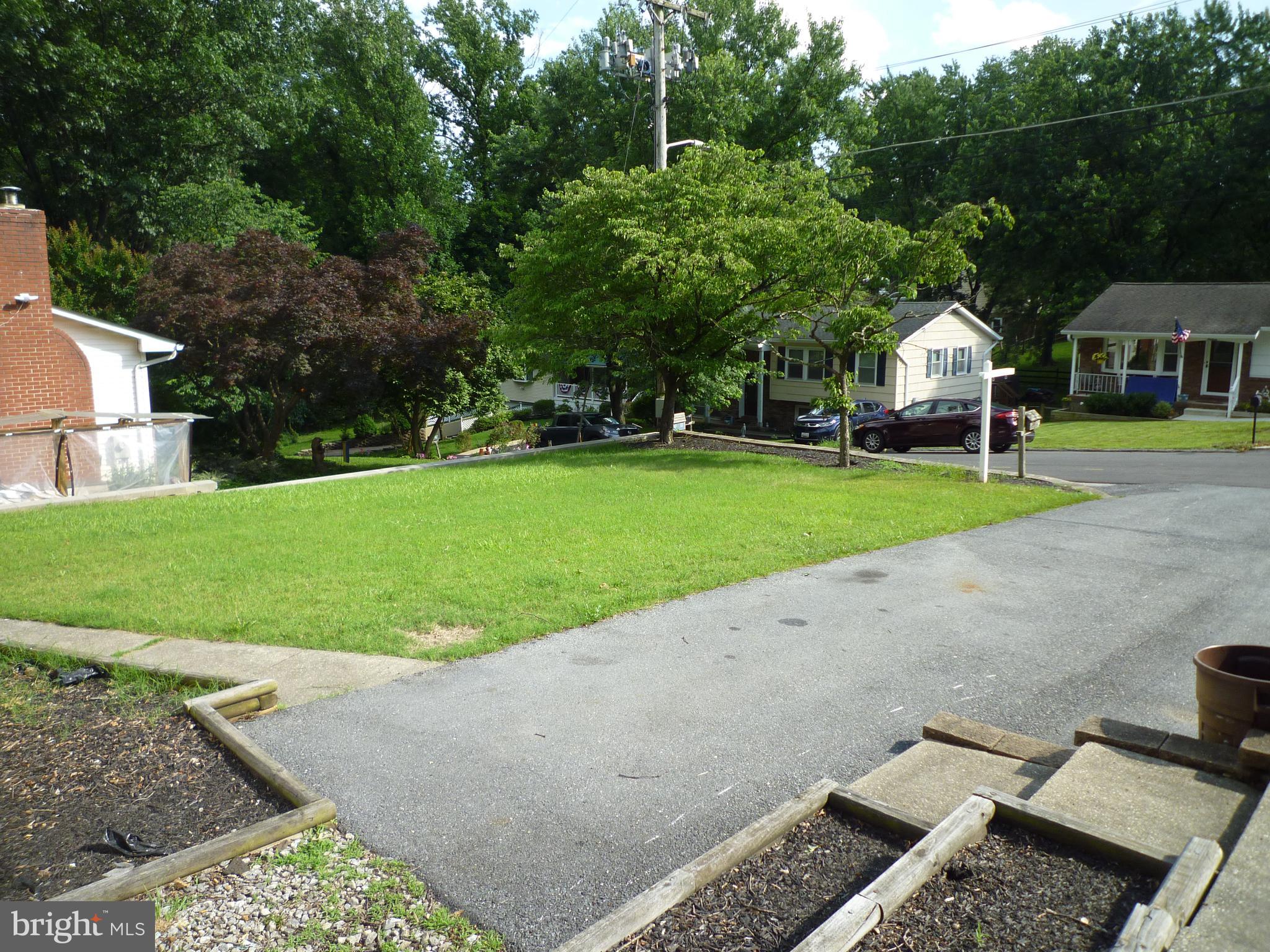 CATONSVILLE KNOLLS - Residential
