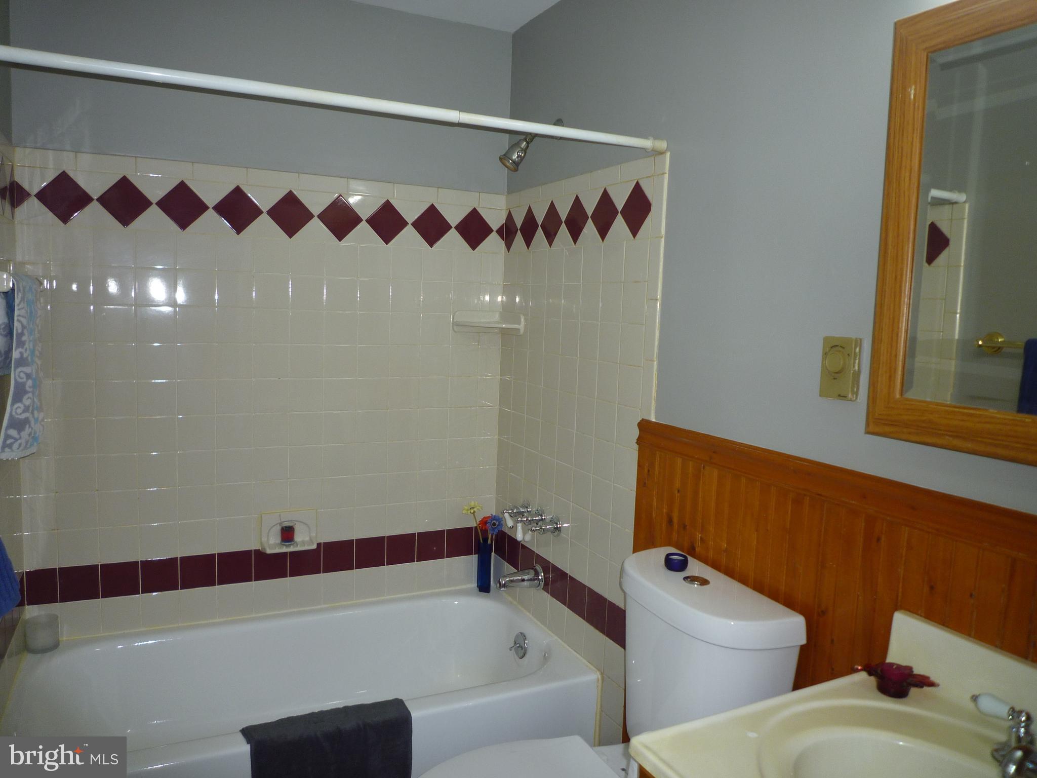 CATONSVILLE KNOLLS - Residential