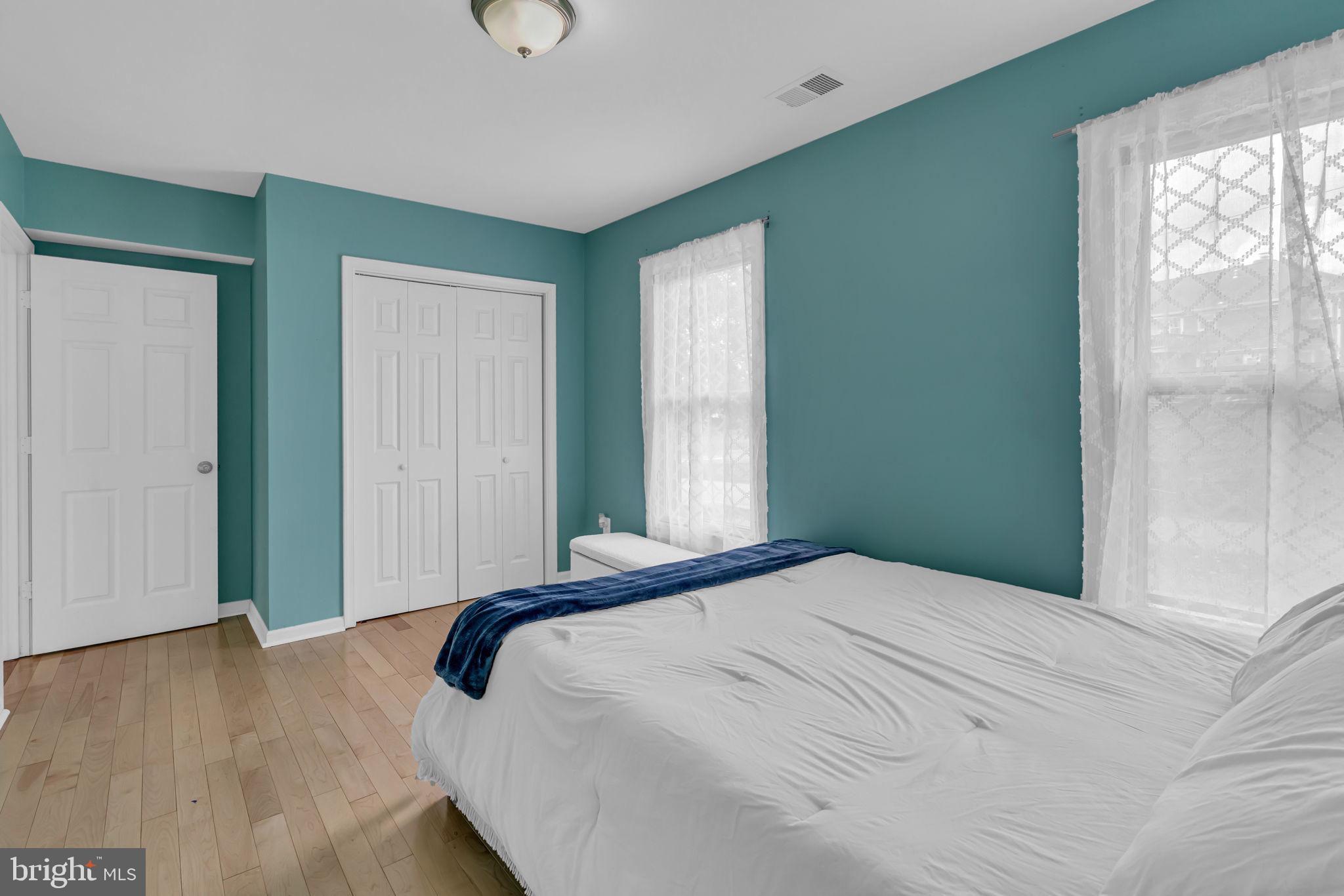 BUCKHALL TOWN - Residential